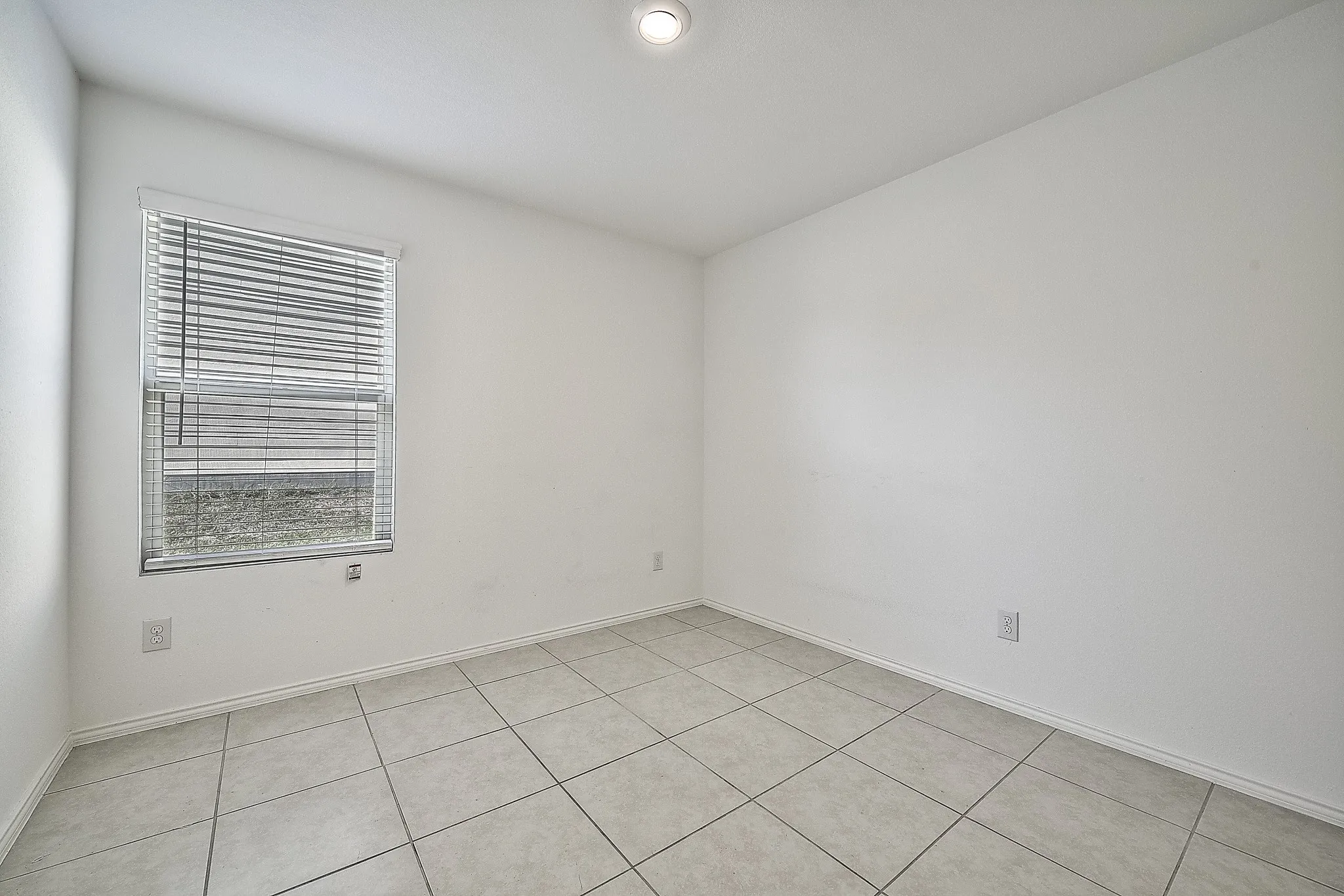 Single Family Residence For Rent in Denton County , 336 Dry Canyon Way, Fort Worth, Texas 76052, 3 Bedroom, 2 Bathroom, 2 Garage spaces, 1,268 Sqft, built in 2022, mls#21318149, Real Estate Agent in Fort Worth, Homes For Rent in Denton county, Homes For Rent in Fort Worth, Realtor in Fort Worth Texas, Real Estate Brokerage Independent Realty Texas, Luminita Cordes Realtor