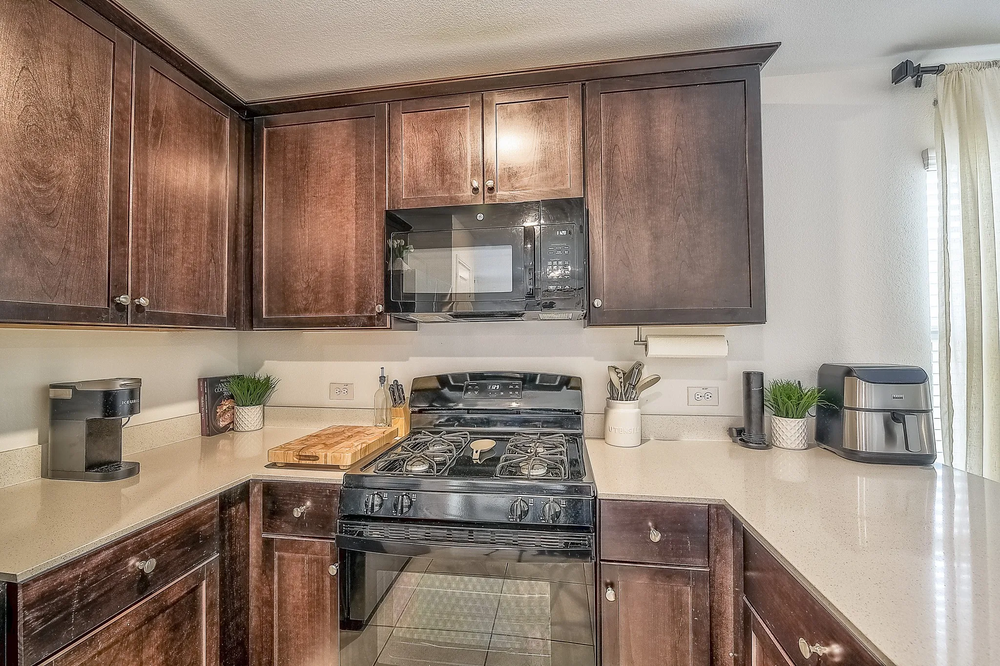 Single Family Residence For Rent in Denton County , 336 Dry Canyon Way, Fort Worth, Texas 76052, 3 Bedroom, 2 Bathroom, 2 Garage spaces, 1,268 Sqft, built in 2022, mls#21318149, Real Estate Agent in Fort Worth, Homes For Rent in Denton county, Homes For Rent in Fort Worth, Realtor in Fort Worth Texas, Real Estate Brokerage Independent Realty Texas, Luminita Cordes Realtor