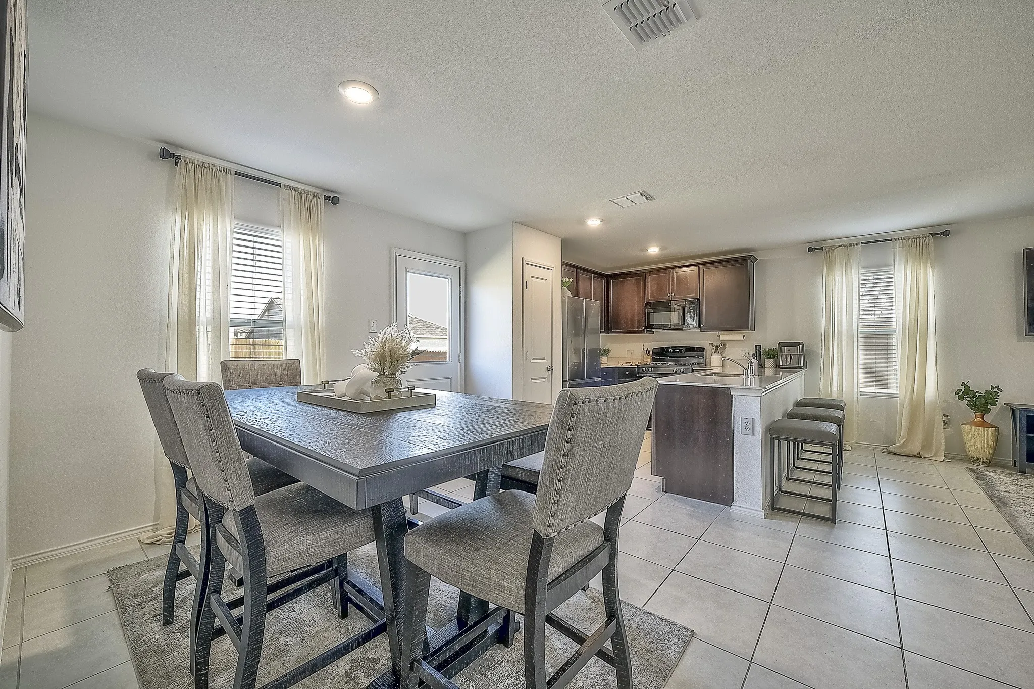 Single Family Residence For Rent in Denton County , 336 Dry Canyon Way, Fort Worth, Texas 76052, 3 Bedroom, 2 Bathroom, 2 Garage spaces, 1,268 Sqft, built in 2022, mls#21318149, Real Estate Agent in Fort Worth, Homes For Rent in Denton county, Homes For Rent in Fort Worth, Realtor in Fort Worth Texas, Real Estate Brokerage Independent Realty Texas, Luminita Cordes Realtor