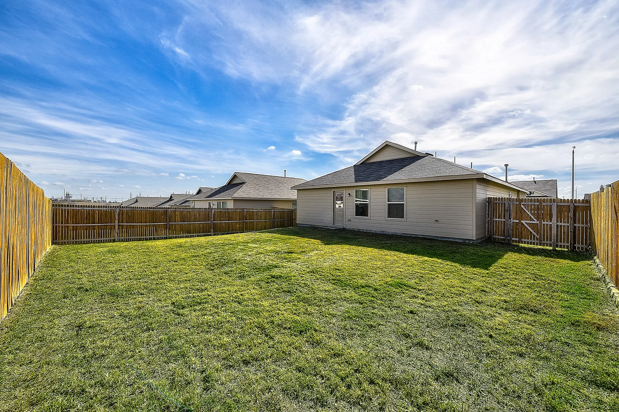 Single Family Residence For Rent in Denton County , 336 Dry Canyon Way, Fort Worth, Texas 76052, 3 Bedroom, 2 Bathroom, 2 Garage spaces, 1,268 Sqft, built in 2022, mls#21318149, Real Estate Agent in Fort Worth, Homes For Rent in Denton county, Homes For Rent in Fort Worth, Realtor in Fort Worth Texas, Real Estate Brokerage Independent Realty Texas, Luminita Cordes Realtor