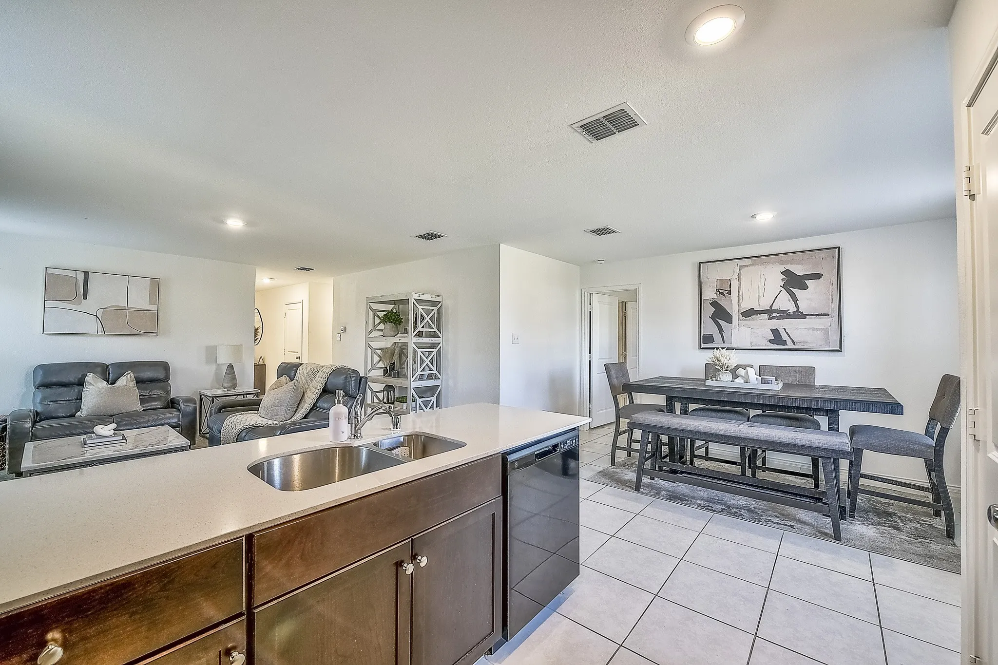 Single Family Residence For Rent in Denton County , 336 Dry Canyon Way, Fort Worth, Texas 76052, 3 Bedroom, 2 Bathroom, 2 Garage spaces, 1,268 Sqft, built in 2022, mls#21318149, Real Estate Agent in Fort Worth, Homes For Rent in Denton county, Homes For Rent in Fort Worth, Realtor in Fort Worth Texas, Real Estate Brokerage Independent Realty Texas, Luminita Cordes Realtor
