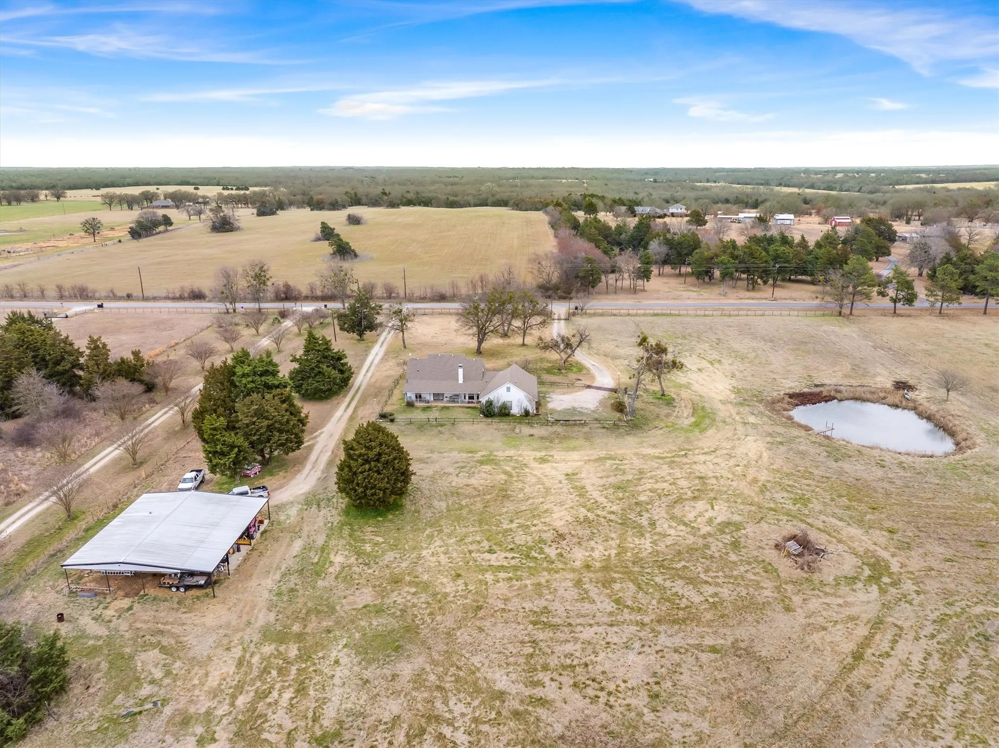 Single Family Residence For Sale in Kaufman County , 9111 County Road 313, Terrell, Texas 75161, 3 Bedroom, 2 Bathroom, 2 Garage spaces, 2,764 Sqft, built in 2011, mls#21318249, Real Estate Agent in Terrell, Homes For Sale in Kaufman county, Homes For Sale in Terrell, Realtor in Terrell Texas, Real Estate Brokerage Independent Realty Texas, Luminita Cordes Realtor