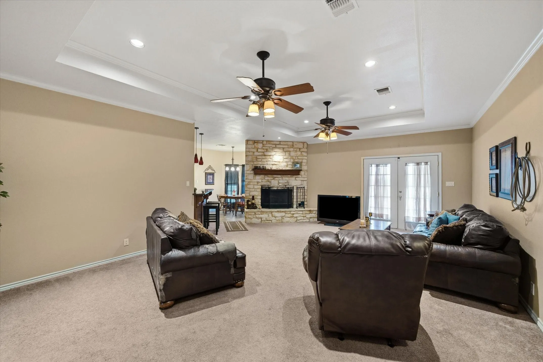 Single Family Residence For Sale in Kaufman County , 9111 County Road 313, Terrell, Texas 75161, 3 Bedroom, 2 Bathroom, 2 Garage spaces, 2,764 Sqft, built in 2011, mls#21318249, Real Estate Agent in Terrell, Homes For Sale in Kaufman county, Homes For Sale in Terrell, Realtor in Terrell Texas, Real Estate Brokerage Independent Realty Texas, Luminita Cordes Realtor