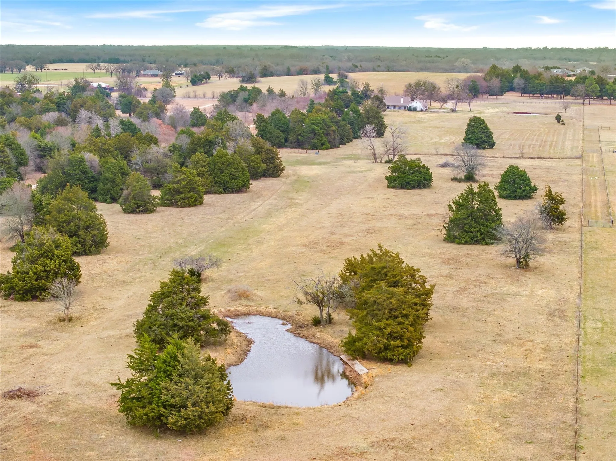 Single Family Residence For Sale in Kaufman County , 9111 County Road 313, Terrell, Texas 75161, 3 Bedroom, 2 Bathroom, 2 Garage spaces, 2,764 Sqft, built in 2011, mls#21318249, Real Estate Agent in Terrell, Homes For Sale in Kaufman county, Homes For Sale in Terrell, Realtor in Terrell Texas, Real Estate Brokerage Independent Realty Texas, Luminita Cordes Realtor