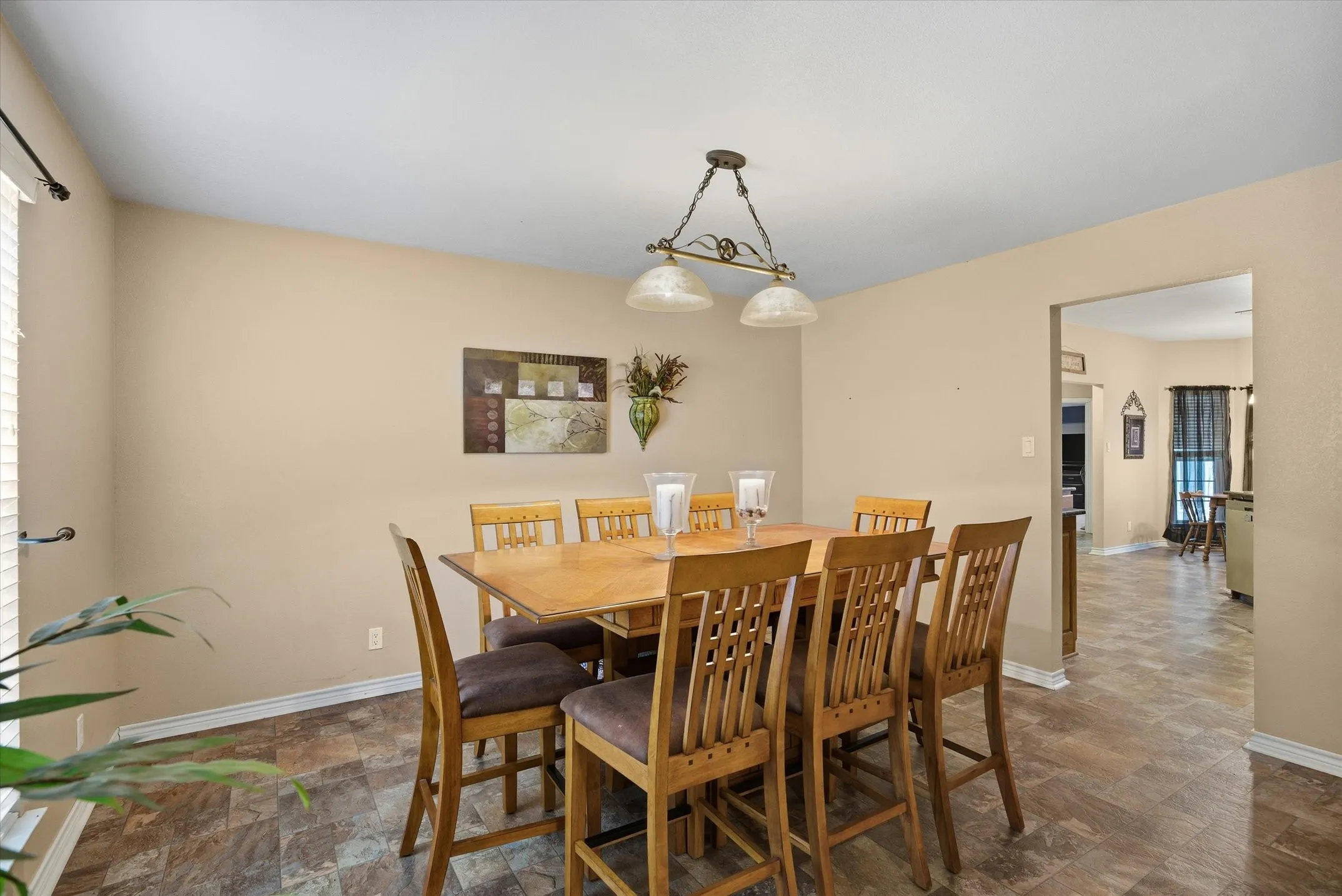 Single Family Residence For Sale in Kaufman County , 9111 County Road 313, Terrell, Texas 75161, 3 Bedroom, 2 Bathroom, 2 Garage spaces, 2,764 Sqft, built in 2011, mls#21318249, Real Estate Agent in Terrell, Homes For Sale in Kaufman county, Homes For Sale in Terrell, Realtor in Terrell Texas, Real Estate Brokerage Independent Realty Texas, Luminita Cordes Realtor