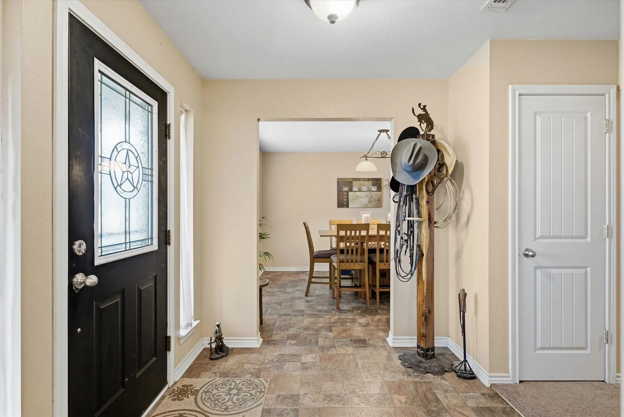 Single Family Residence For Sale in Kaufman County , 9111 County Road 313, Terrell, Texas 75161, 3 Bedroom, 2 Bathroom, 2 Garage spaces, 2,764 Sqft, built in 2011, mls#21318249, Real Estate Agent in Terrell, Homes For Sale in Kaufman county, Homes For Sale in Terrell, Realtor in Terrell Texas, Real Estate Brokerage Independent Realty Texas, Luminita Cordes Realtor
