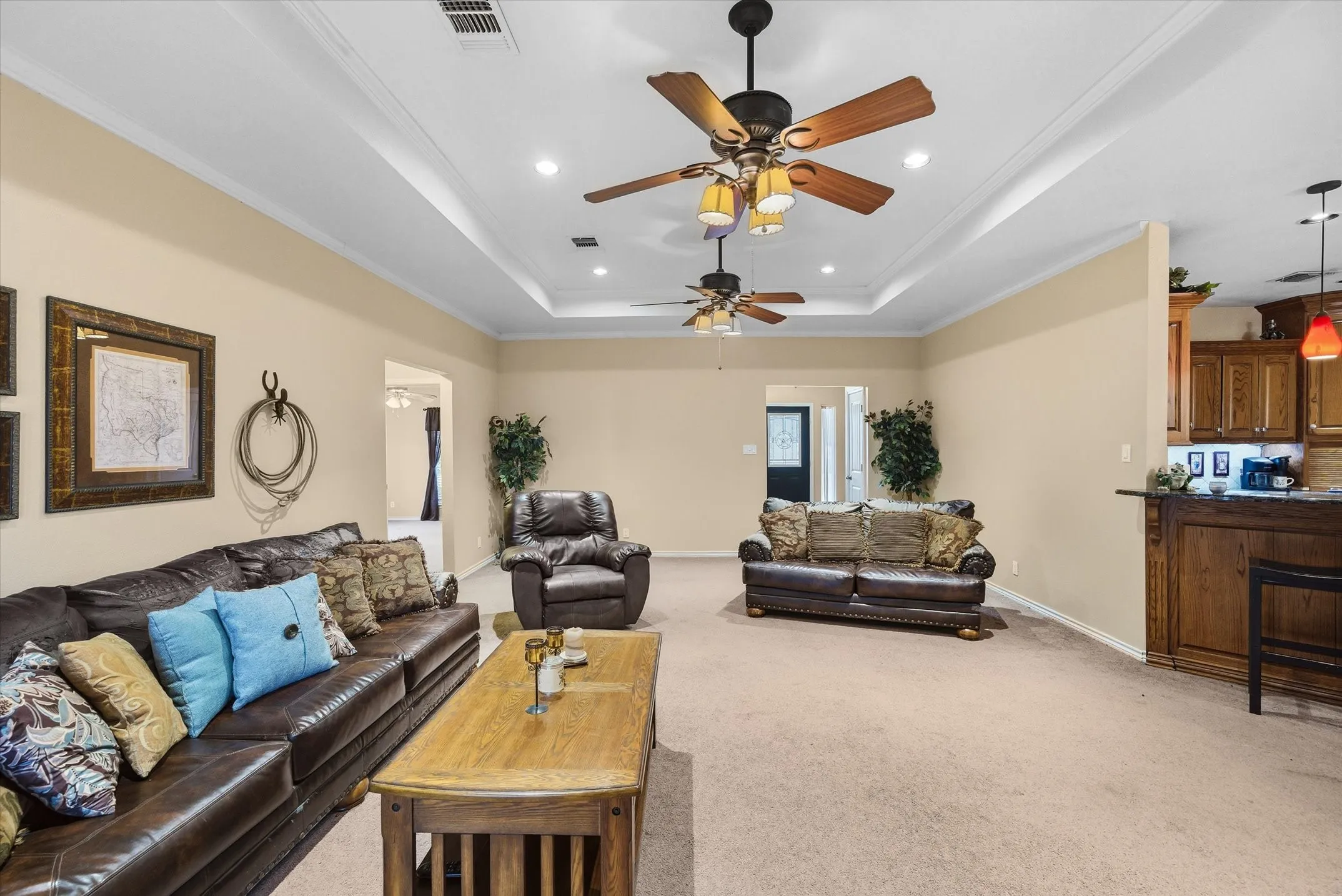 Single Family Residence For Sale in Kaufman County , 9111 County Road 313, Terrell, Texas 75161, 3 Bedroom, 2 Bathroom, 2 Garage spaces, 2,764 Sqft, built in 2011, mls#21318249, Real Estate Agent in Terrell, Homes For Sale in Kaufman county, Homes For Sale in Terrell, Realtor in Terrell Texas, Real Estate Brokerage Independent Realty Texas, Luminita Cordes Realtor