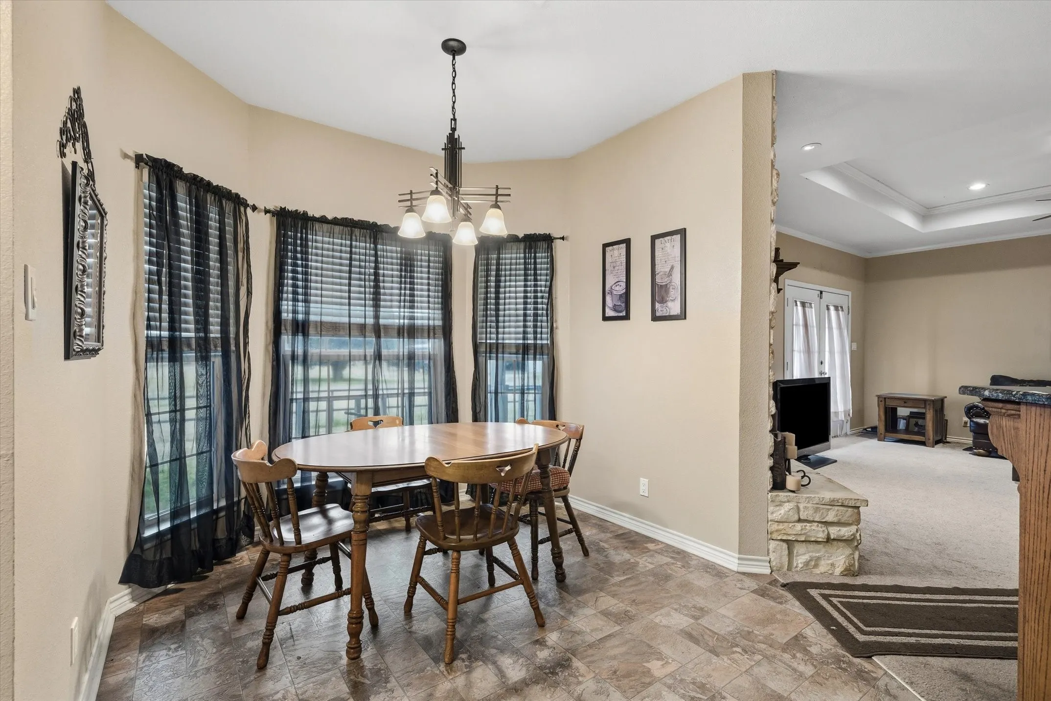 Single Family Residence For Sale in Kaufman County , 9111 County Road 313, Terrell, Texas 75161, 3 Bedroom, 2 Bathroom, 2 Garage spaces, 2,764 Sqft, built in 2011, mls#21318249, Real Estate Agent in Terrell, Homes For Sale in Kaufman county, Homes For Sale in Terrell, Realtor in Terrell Texas, Real Estate Brokerage Independent Realty Texas, Luminita Cordes Realtor