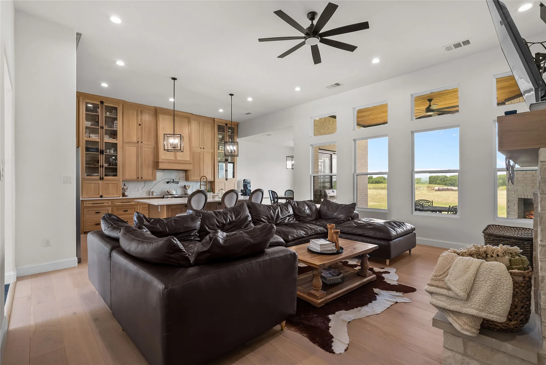 Farm For Sale in Ellis County , 850 Cooke Road, Ennis, Texas 75119, 4 Bedroom, 3 Bathroom, 2 Garage spaces, 2,785 Sqft, built in 2023, mls#21316620, Real Estate Agent in Ennis, Homes For Sale in Ellis county, Homes For Sale in Ennis, Realtor in Ennis Texas, Real Estate Brokerage Independent Realty Texas, Luminita Cordes Realtor