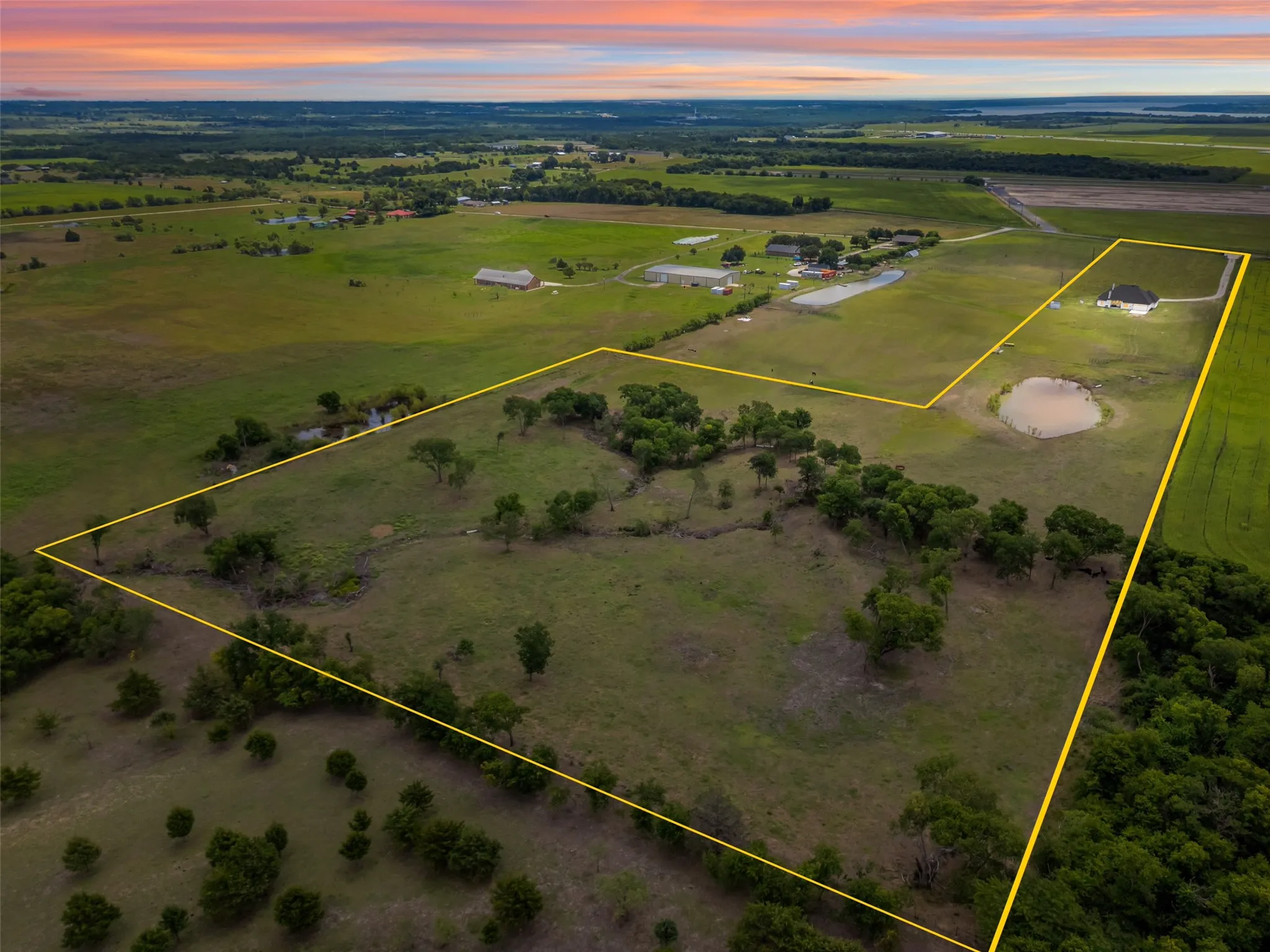 Farm For Sale in Ellis County , 850 Cooke Road, Ennis, Texas 75119, 4 Bedroom, 3 Bathroom, 2 Garage spaces, 2,785 Sqft, built in 2023, mls#21316620, Real Estate Agent in Ennis, Homes For Sale in Ellis county, Homes For Sale in Ennis, Realtor in Ennis Texas, Real Estate Brokerage Independent Realty Texas, Luminita Cordes Realtor