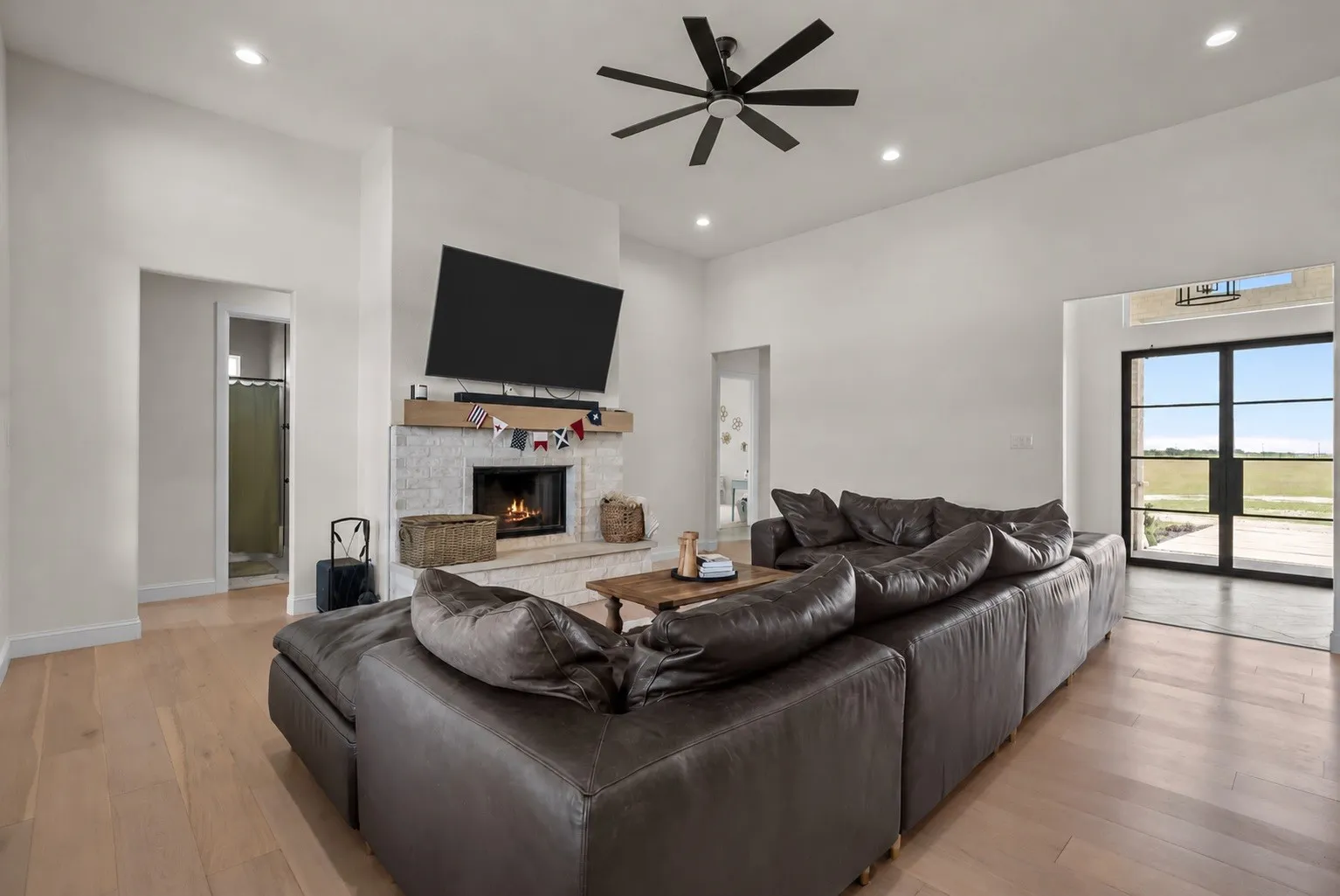 Farm For Sale in Ellis County , 850 Cooke Road, Ennis, Texas 75119, 4 Bedroom, 3 Bathroom, 2 Garage spaces, 2,785 Sqft, built in 2023, mls#21316620, Real Estate Agent in Ennis, Homes For Sale in Ellis county, Homes For Sale in Ennis, Realtor in Ennis Texas, Real Estate Brokerage Independent Realty Texas, Luminita Cordes Realtor