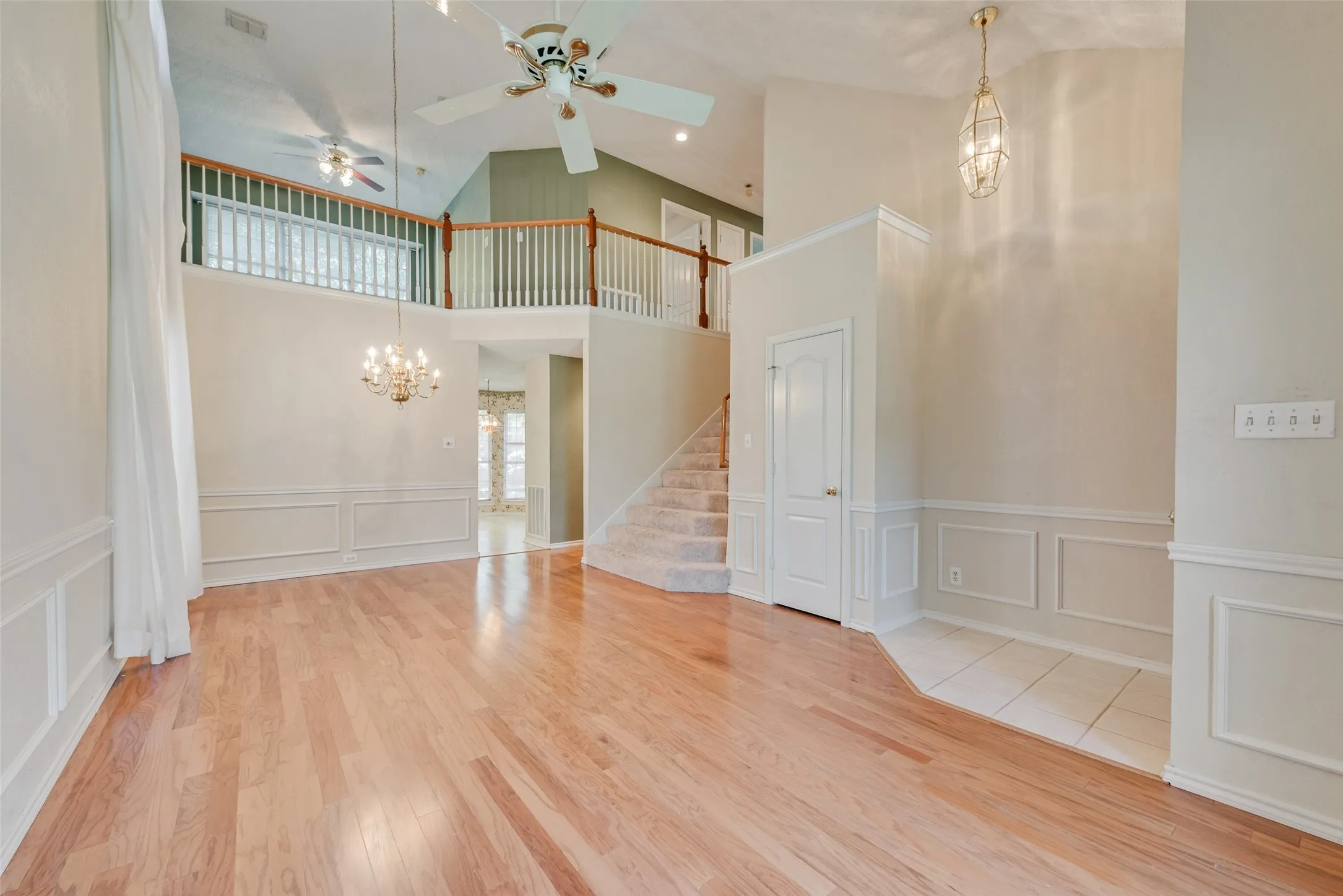 Single Family Residence For Sale in Denton County , 1936 Robin Lane, Flower Mound, Texas 75028, 3 Bedroom, 2 Bathroom, 2 Garage spaces, 1,920 Sqft, built in 1993, mls#21315251, Real Estate Agent in Flower Mound, Homes For Sale in Denton county, Homes For Sale in Flower Mound, Realtor in Flower Mound Texas, Real Estate Brokerage Independent Realty Texas, Luminita Cordes Realtor