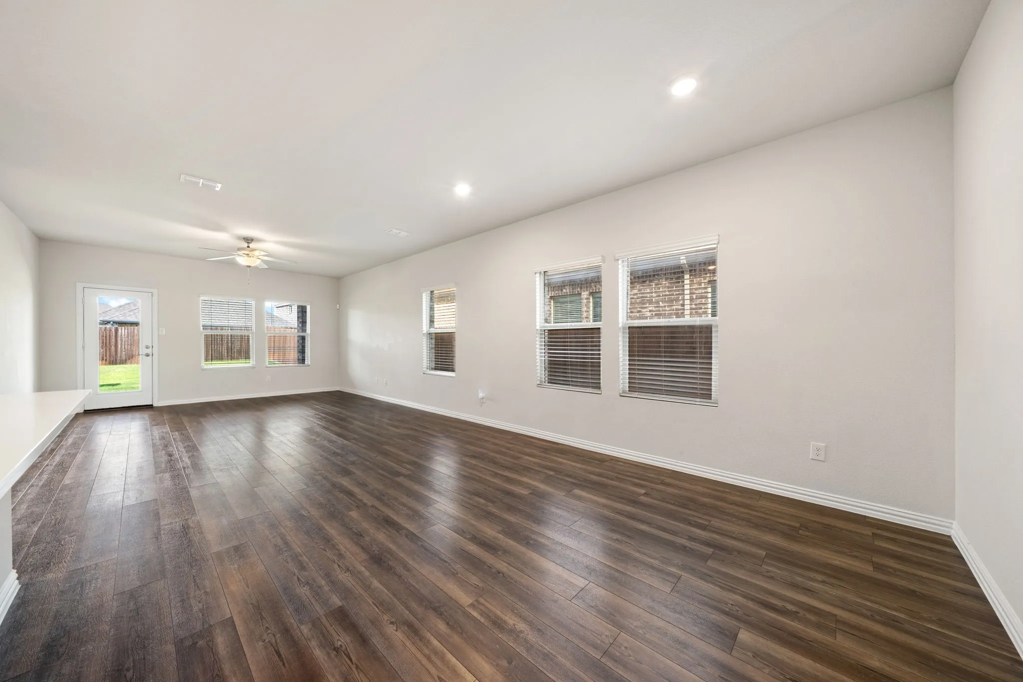 Single Family Residence For Sale in Collin County , 208 Mountain Meadow Lane, Princeton, Texas 75071, 4 Bedroom, 3 Bathroom, 2 Garage spaces, 2,337 Sqft, built in 2022, mls#21314877, Real Estate Agent in Princeton, Homes For Sale in Collin county, Homes For Sale in Princeton, Realtor in Princeton Texas, Real Estate Brokerage Independent Realty Texas, Luminita Cordes Realtor