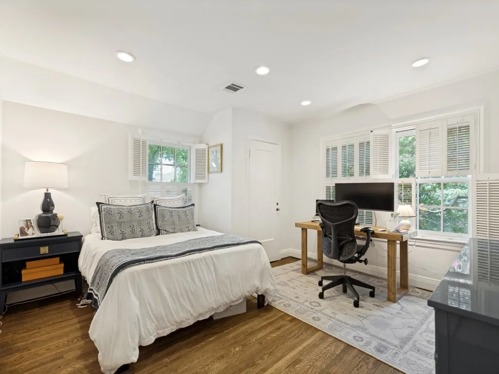 Improved Land For Sale in Dallas County , 3860 Mockingbird Lane, Highland Park, Texas 75205, 0, 0, Garage spaces, 0 Sqft, built in 1922, mls#21318392, Real Estate Agent in Highland Park, Homes For Sale in Dallas county, Homes For Sale in Highland Park, Realtor in Highland Park Texas, Real Estate Brokerage Independent Realty Texas, Luminita Cordes Realtor