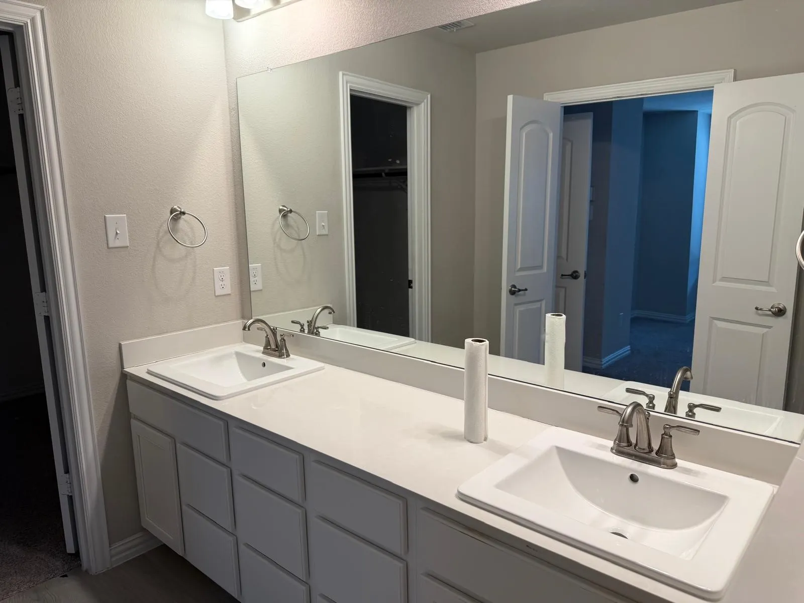 Townhouse For Rent in Dallas County , 2940 Bluets Drive, Mesquite, Texas 75150, 3 Bedroom, 3 Bathroom, 2 Garage spaces, 1,722 Sqft, built in 2022, mls#21317248, Real Estate Agent in Mesquite, Homes For Rent in Dallas county, Homes For Rent in Mesquite, Realtor in Mesquite Texas, Real Estate Brokerage Independent Realty Texas, Luminita Cordes Realtor