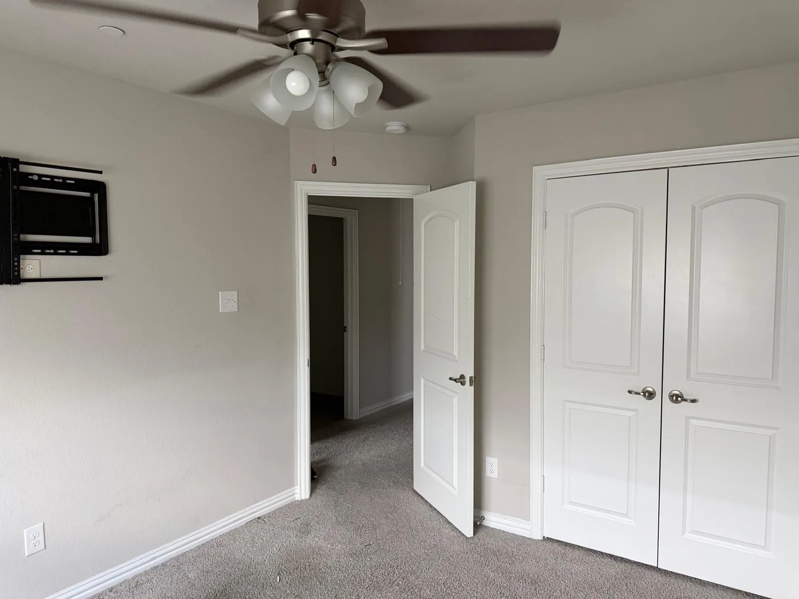 Townhouse For Rent in Dallas County , 2940 Bluets Drive, Mesquite, Texas 75150, 3 Bedroom, 3 Bathroom, 2 Garage spaces, 1,722 Sqft, built in 2022, mls#21317248, Real Estate Agent in Mesquite, Homes For Rent in Dallas county, Homes For Rent in Mesquite, Realtor in Mesquite Texas, Real Estate Brokerage Independent Realty Texas, Luminita Cordes Realtor
