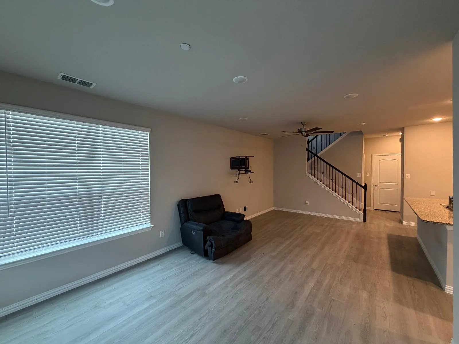 Townhouse For Rent in Dallas County , 2940 Bluets Drive, Mesquite, Texas 75150, 3 Bedroom, 3 Bathroom, 2 Garage spaces, 1,722 Sqft, built in 2022, mls#21317248, Real Estate Agent in Mesquite, Homes For Rent in Dallas county, Homes For Rent in Mesquite, Realtor in Mesquite Texas, Real Estate Brokerage Independent Realty Texas, Luminita Cordes Realtor