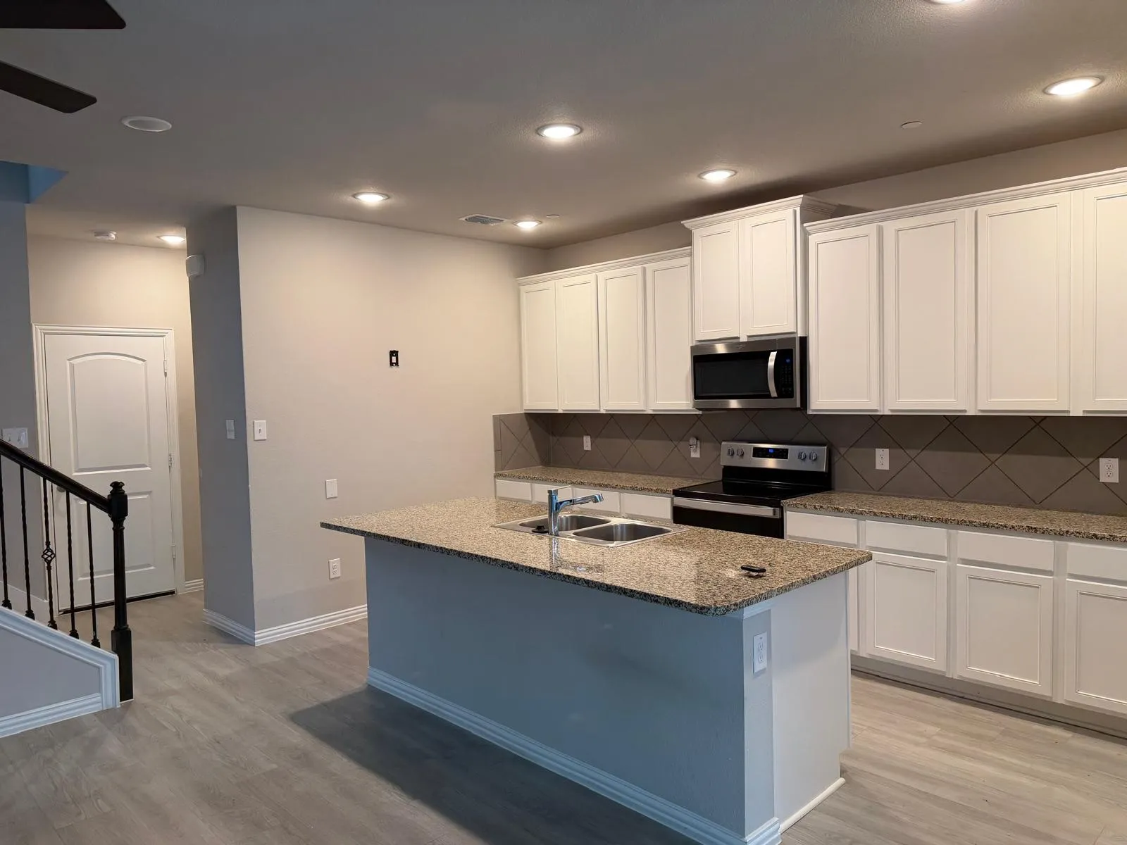 Townhouse For Rent in Dallas County , 2940 Bluets Drive, Mesquite, Texas 75150, 3 Bedroom, 3 Bathroom, 2 Garage spaces, 1,722 Sqft, built in 2022, mls#21317248, Real Estate Agent in Mesquite, Homes For Rent in Dallas county, Homes For Rent in Mesquite, Realtor in Mesquite Texas, Real Estate Brokerage Independent Realty Texas, Luminita Cordes Realtor