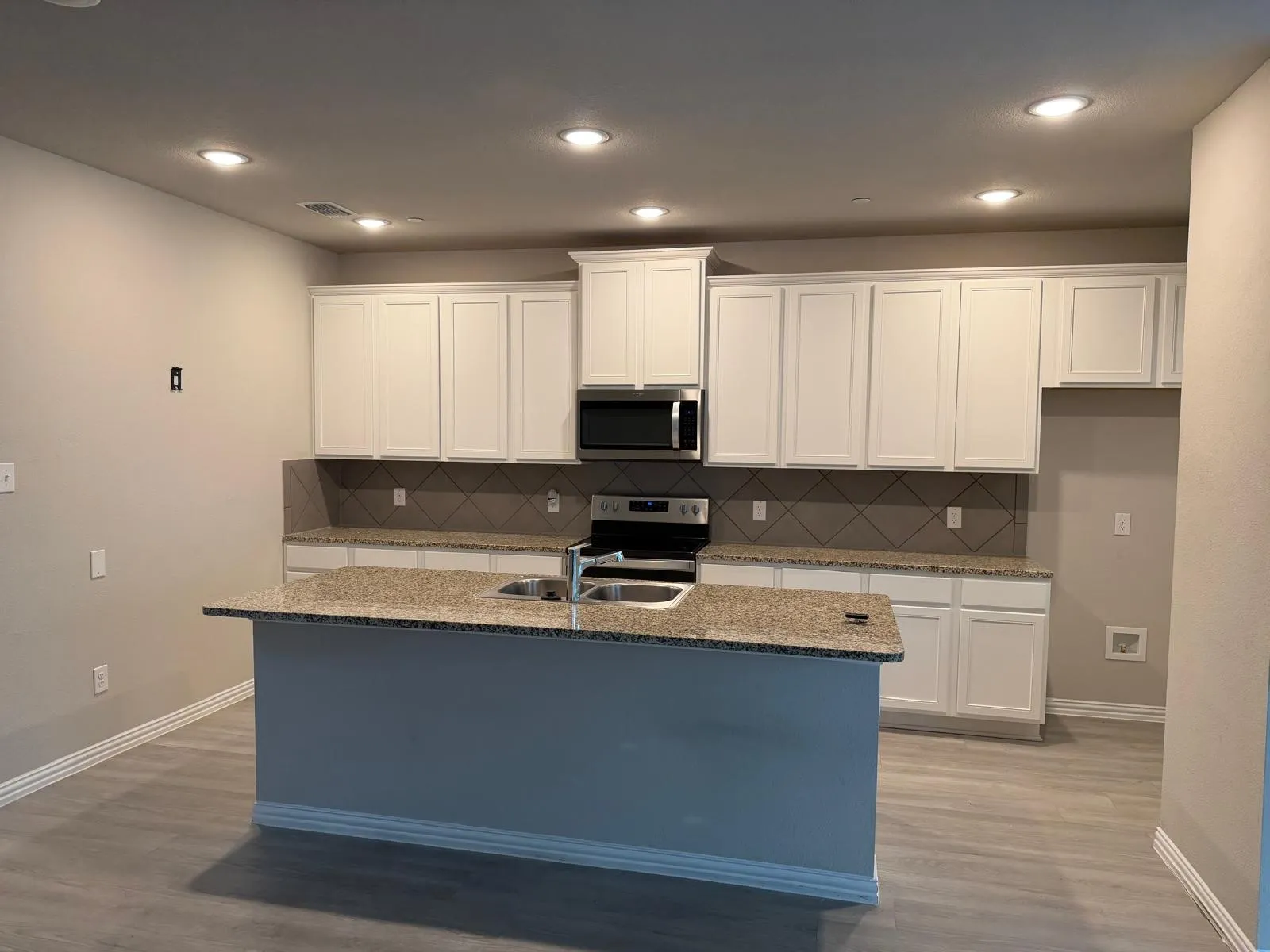 Townhouse For Rent in Dallas County , 2940 Bluets Drive, Mesquite, Texas 75150, 3 Bedroom, 3 Bathroom, 2 Garage spaces, 1,722 Sqft, built in 2022, mls#21317248, Real Estate Agent in Mesquite, Homes For Rent in Dallas county, Homes For Rent in Mesquite, Realtor in Mesquite Texas, Real Estate Brokerage Independent Realty Texas, Luminita Cordes Realtor