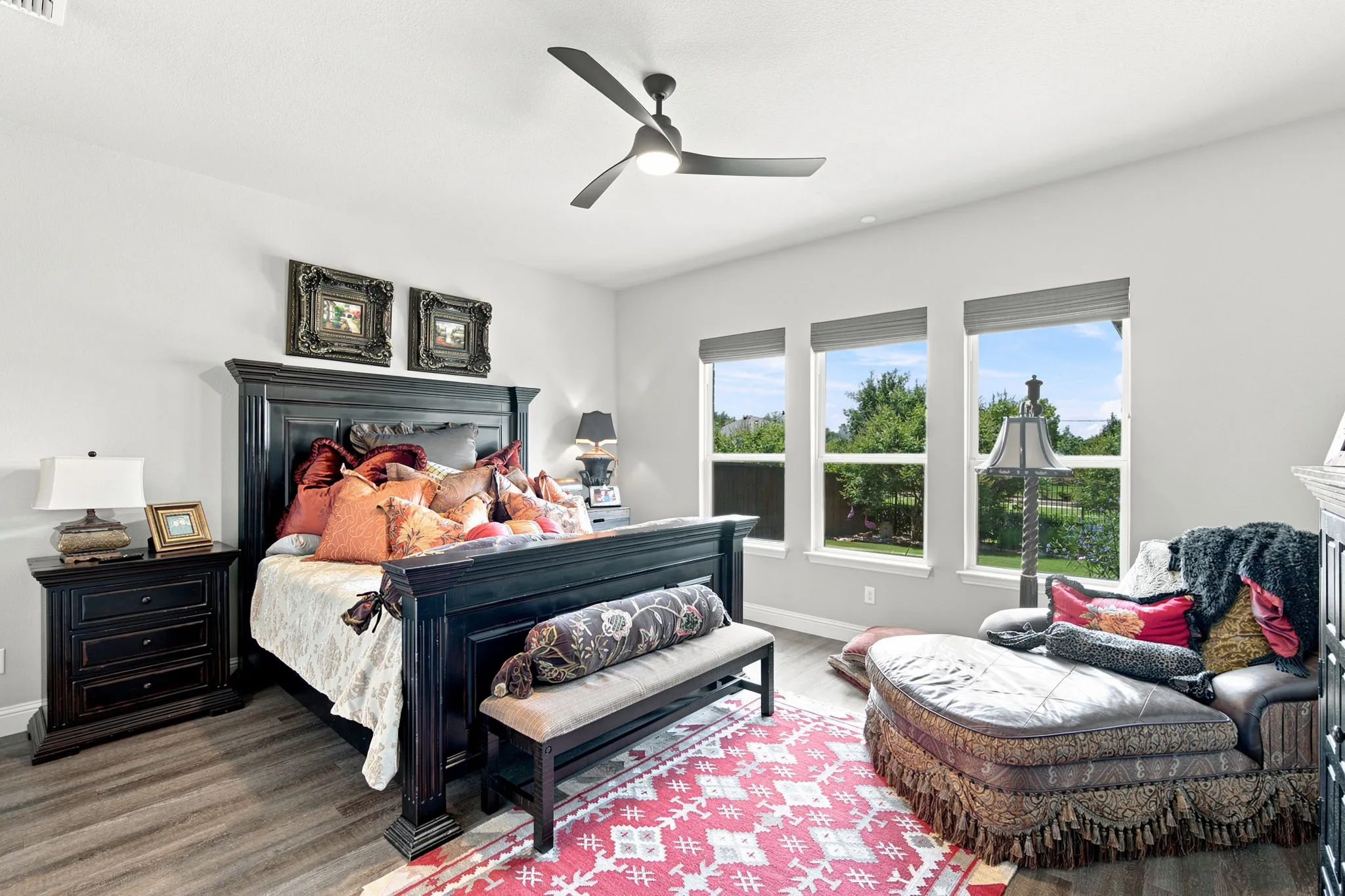 Single Family Residence For Sale in Rockwall County , 425 Emerson Drive, Rockwall, Texas 75087, 4 Bedroom, 5 Bathroom, 3 Garage spaces, 3,125 Sqft, built in 2018, mls#21315117, Real Estate Agent in Rockwall, Homes For Sale in Rockwall county, Homes For Sale in Rockwall, Realtor in Rockwall Texas, Real Estate Brokerage Independent Realty Texas, Luminita Cordes Realtor