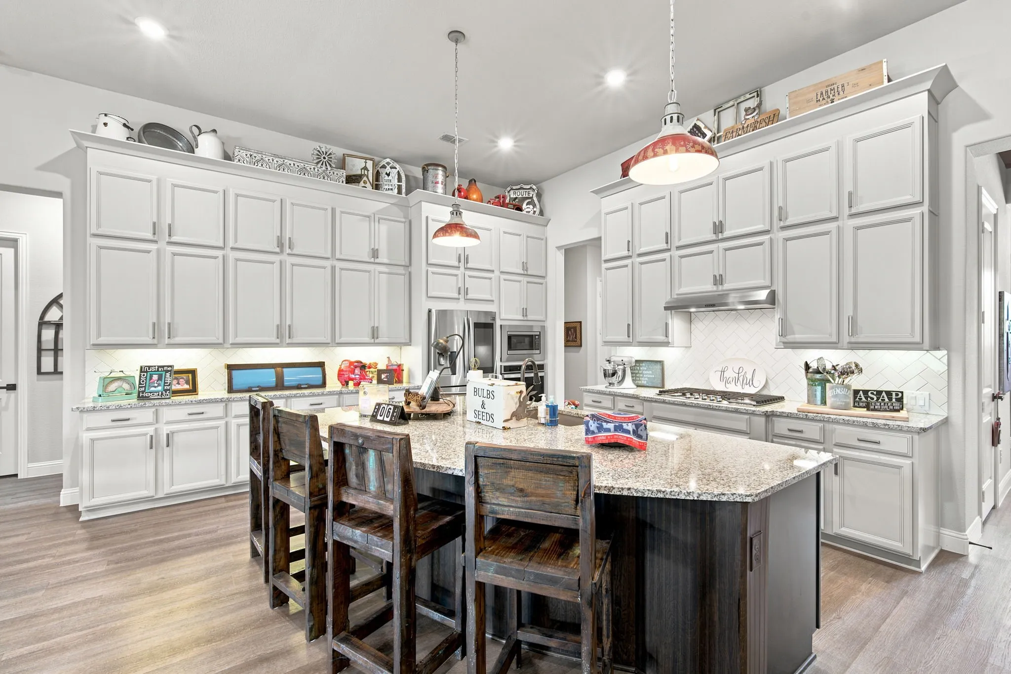 Single Family Residence For Sale in Rockwall County , 425 Emerson Drive, Rockwall, Texas 75087, 4 Bedroom, 5 Bathroom, 3 Garage spaces, 3,125 Sqft, built in 2018, mls#21315117, Real Estate Agent in Rockwall, Homes For Sale in Rockwall county, Homes For Sale in Rockwall, Realtor in Rockwall Texas, Real Estate Brokerage Independent Realty Texas, Luminita Cordes Realtor