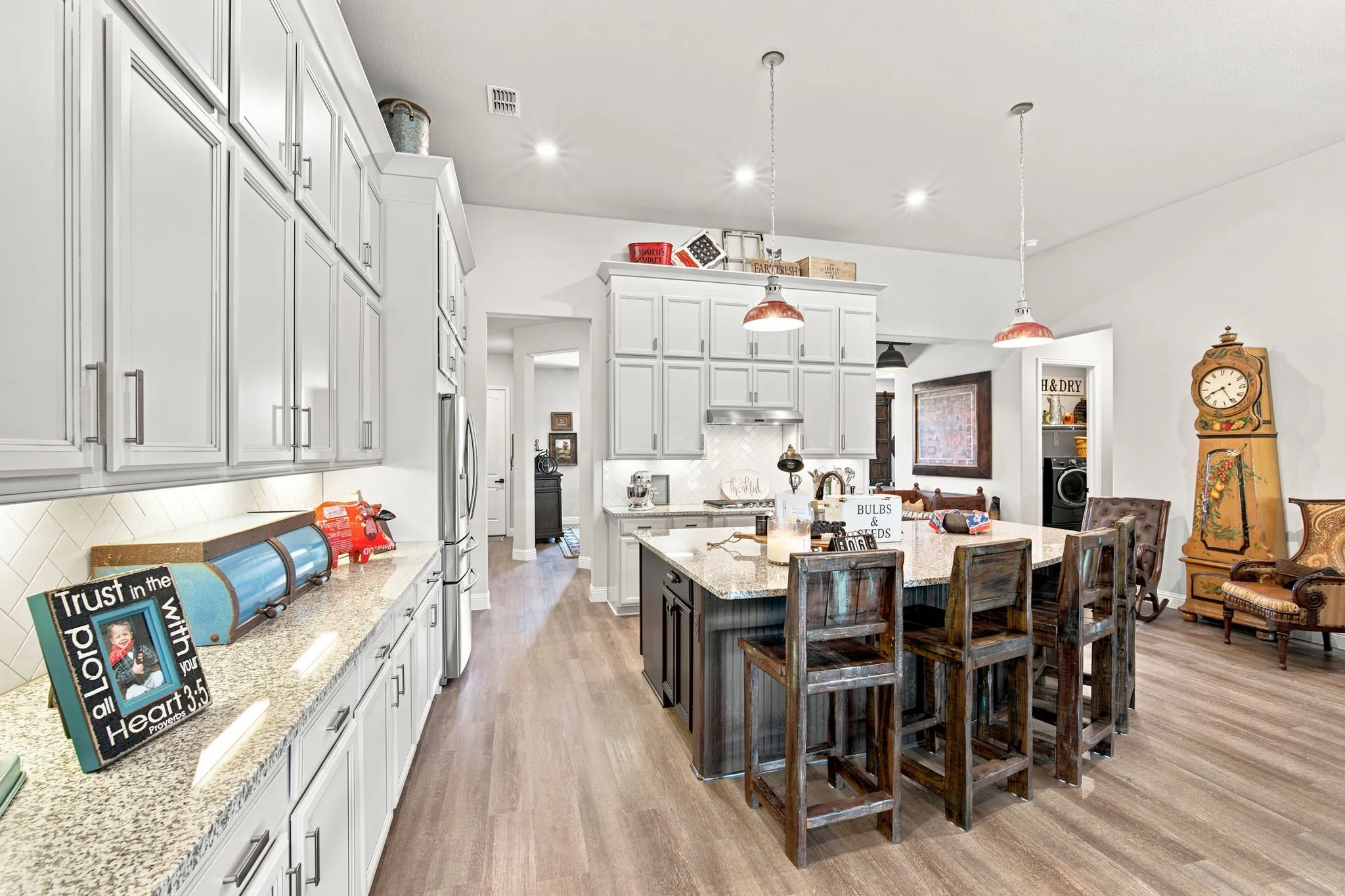 Single Family Residence For Sale in Rockwall County , 425 Emerson Drive, Rockwall, Texas 75087, 4 Bedroom, 5 Bathroom, 3 Garage spaces, 3,125 Sqft, built in 2018, mls#21315117, Real Estate Agent in Rockwall, Homes For Sale in Rockwall county, Homes For Sale in Rockwall, Realtor in Rockwall Texas, Real Estate Brokerage Independent Realty Texas, Luminita Cordes Realtor