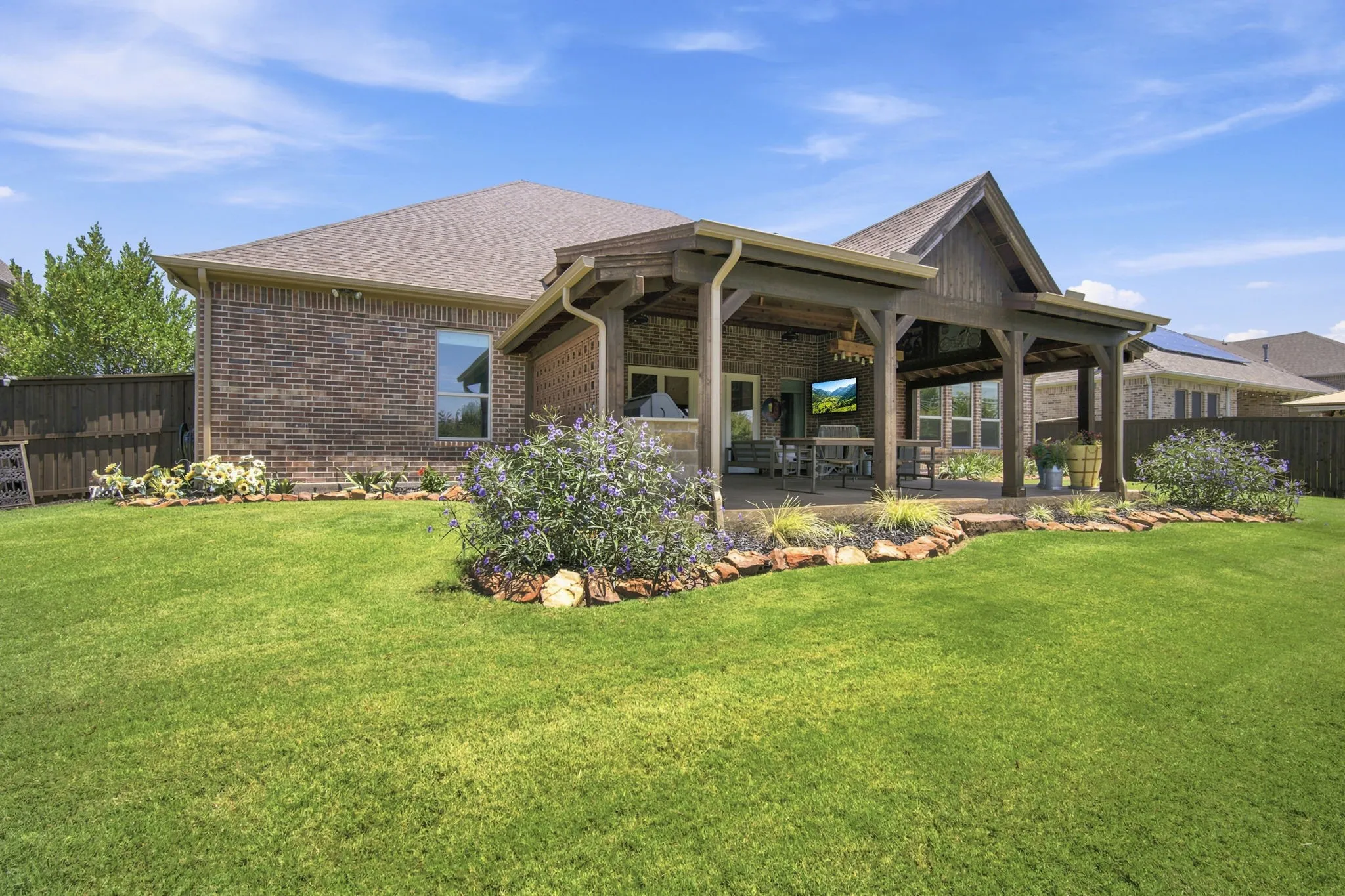 Single Family Residence For Sale in Rockwall County , 425 Emerson Drive, Rockwall, Texas 75087, 4 Bedroom, 5 Bathroom, 3 Garage spaces, 3,125 Sqft, built in 2018, mls#21315117, Real Estate Agent in Rockwall, Homes For Sale in Rockwall county, Homes For Sale in Rockwall, Realtor in Rockwall Texas, Real Estate Brokerage Independent Realty Texas, Luminita Cordes Realtor