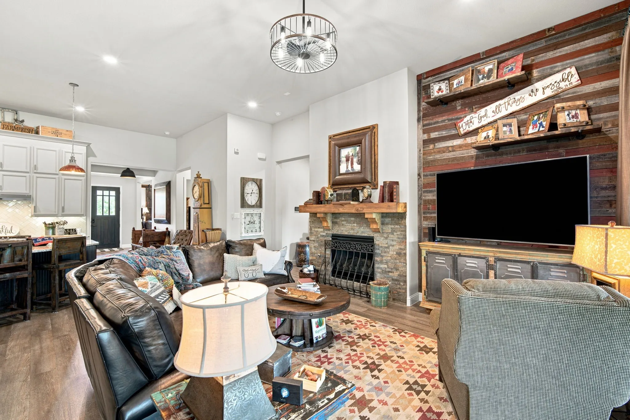 Single Family Residence For Sale in Rockwall County , 425 Emerson Drive, Rockwall, Texas 75087, 4 Bedroom, 5 Bathroom, 3 Garage spaces, 3,125 Sqft, built in 2018, mls#21315117, Real Estate Agent in Rockwall, Homes For Sale in Rockwall county, Homes For Sale in Rockwall, Realtor in Rockwall Texas, Real Estate Brokerage Independent Realty Texas, Luminita Cordes Realtor