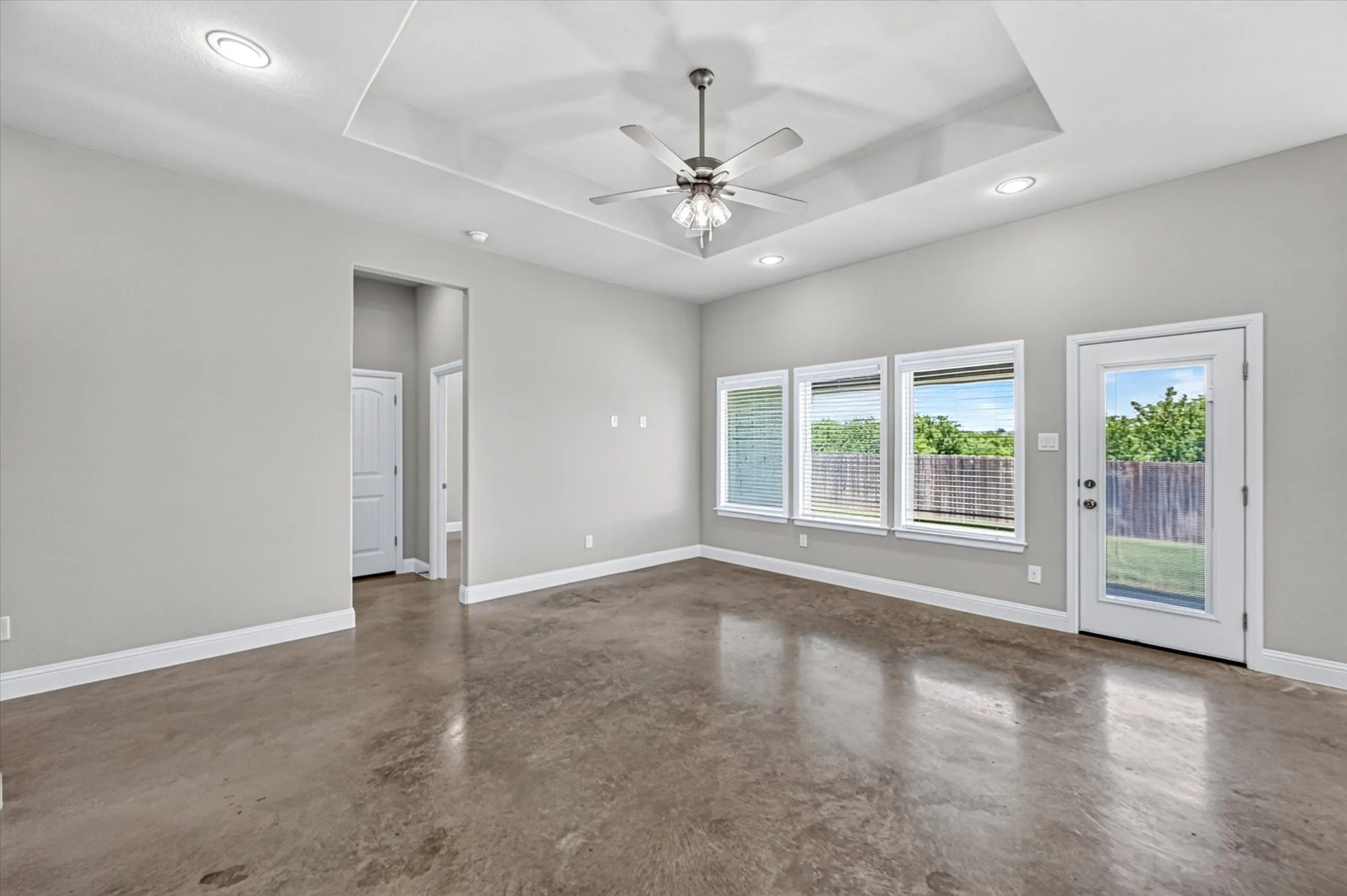 Single Family Residence For Sale in Johnson County , 218 Rees Avenue, Godley, Texas 76044, 3 Bedroom, 2 Bathroom, 2 Garage spaces, 1,760 Sqft, built in 2020, mls#21316652, Real Estate Agent in Godley, Homes For Sale in Johnson county, Homes For Sale in Godley, Realtor in Godley Texas, Real Estate Brokerage Independent Realty Texas, Luminita Cordes Realtor