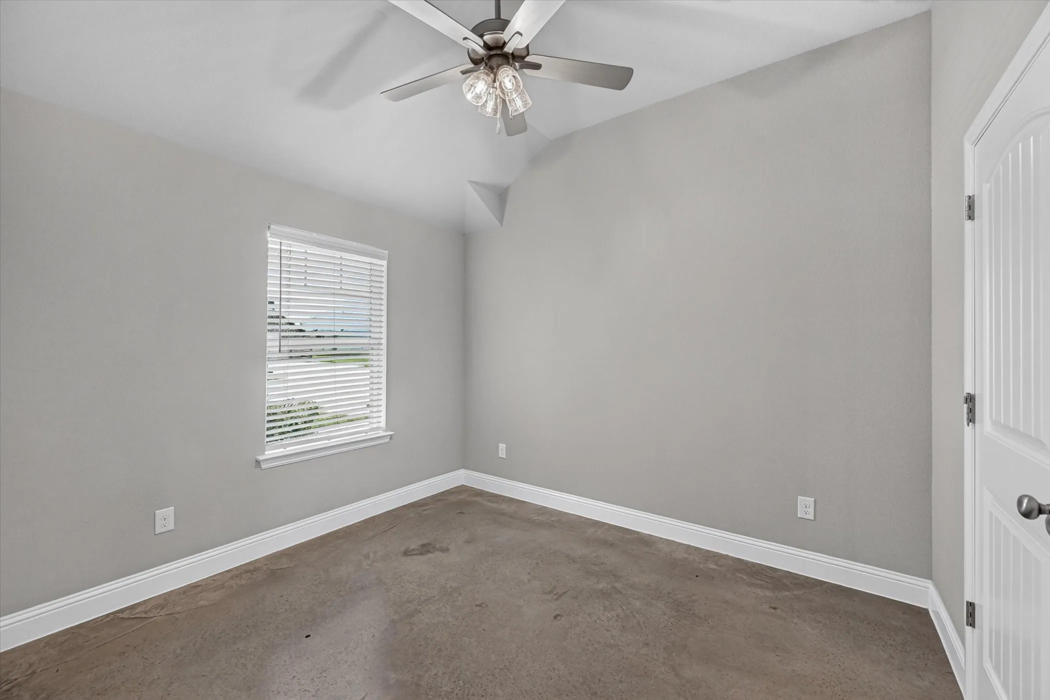 Single Family Residence For Sale in Johnson County , 218 Rees Avenue, Godley, Texas 76044, 3 Bedroom, 2 Bathroom, 2 Garage spaces, 1,760 Sqft, built in 2020, mls#21316652, Real Estate Agent in Godley, Homes For Sale in Johnson county, Homes For Sale in Godley, Realtor in Godley Texas, Real Estate Brokerage Independent Realty Texas, Luminita Cordes Realtor