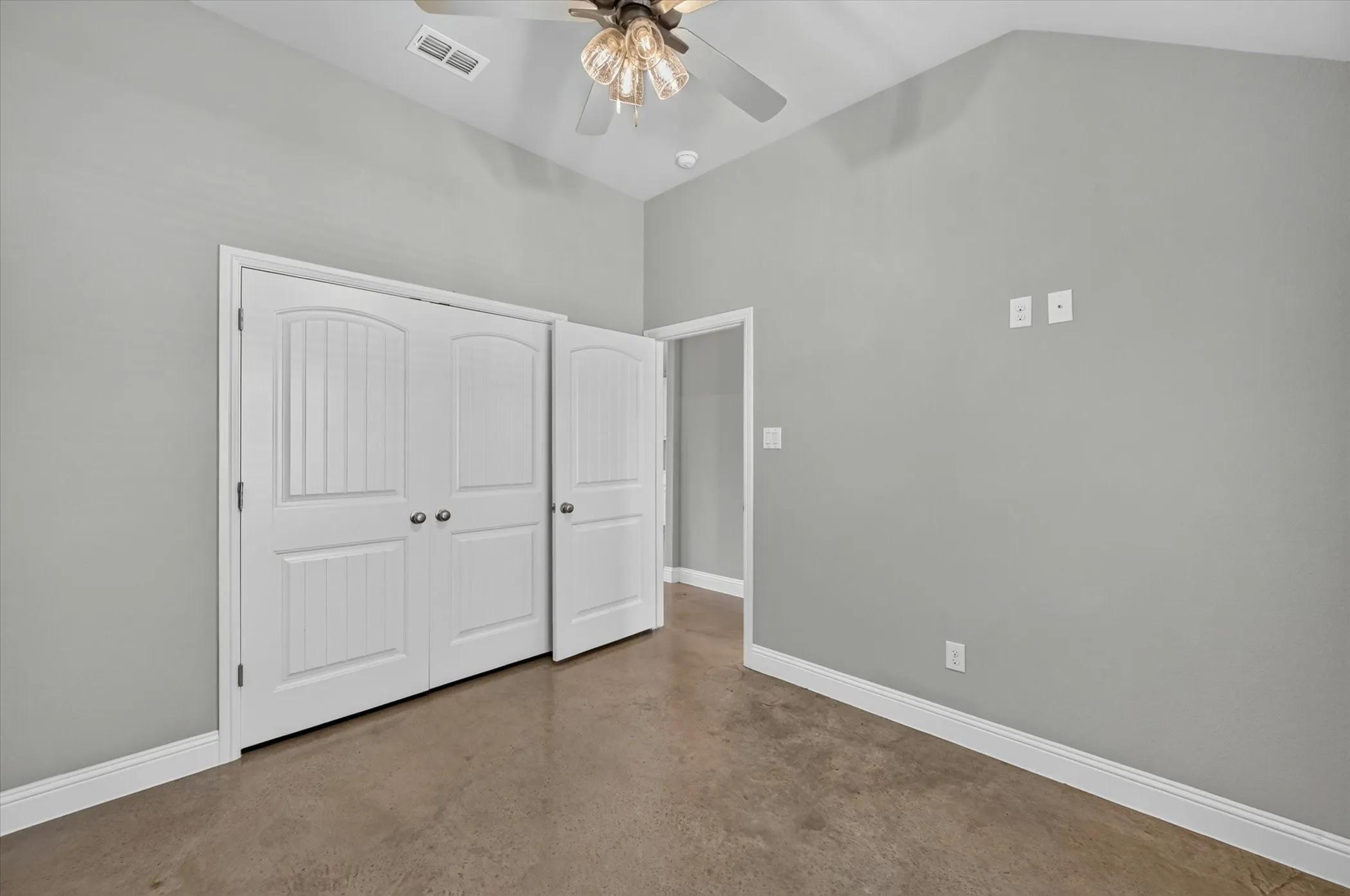 Single Family Residence For Sale in Johnson County , 218 Rees Avenue, Godley, Texas 76044, 3 Bedroom, 2 Bathroom, 2 Garage spaces, 1,760 Sqft, built in 2020, mls#21316652, Real Estate Agent in Godley, Homes For Sale in Johnson county, Homes For Sale in Godley, Realtor in Godley Texas, Real Estate Brokerage Independent Realty Texas, Luminita Cordes Realtor