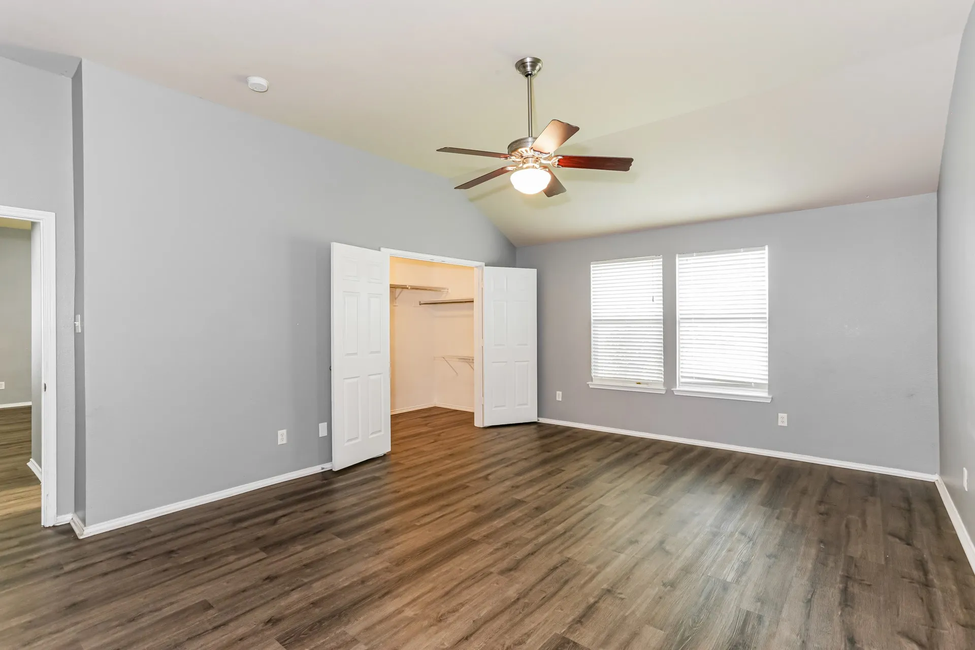Single Family Residence For Sale in Tarrant County , 9233 Monument Court, Fort Worth, Texas 76244, 4 Bedroom, 3 Bathroom, 2 Garage spaces, 2,708 Sqft, built in 2005, mls#21310999, Real Estate Agent in Fort Worth, Homes For Sale in Tarrant county, Homes For Sale in Fort Worth, Realtor in Fort Worth Texas, Real Estate Brokerage Independent Realty Texas, Luminita Cordes Realtor