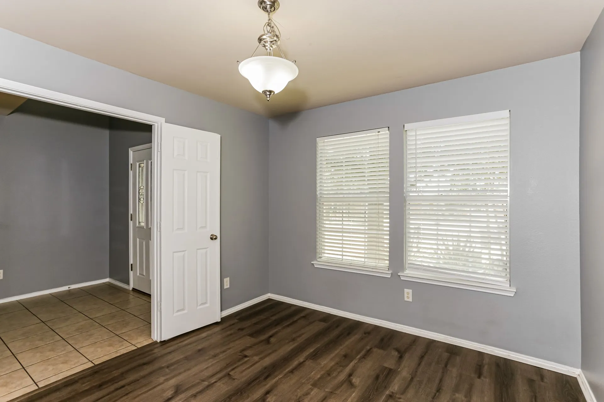 Single Family Residence For Sale in Tarrant County , 9233 Monument Court, Fort Worth, Texas 76244, 4 Bedroom, 3 Bathroom, 2 Garage spaces, 2,708 Sqft, built in 2005, mls#21310999, Real Estate Agent in Fort Worth, Homes For Sale in Tarrant county, Homes For Sale in Fort Worth, Realtor in Fort Worth Texas, Real Estate Brokerage Independent Realty Texas, Luminita Cordes Realtor