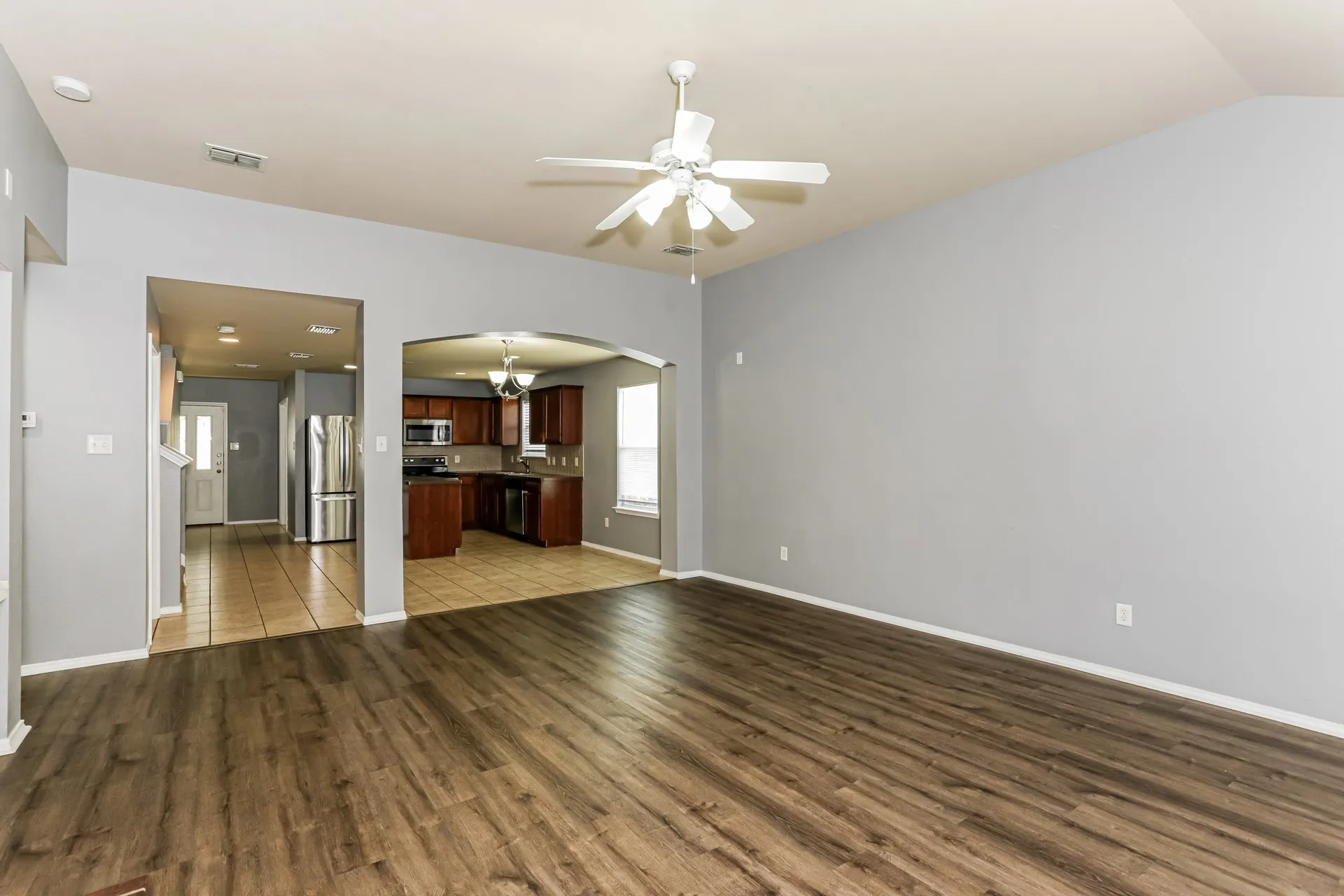 Single Family Residence For Sale in Tarrant County , 9233 Monument Court, Fort Worth, Texas 76244, 4 Bedroom, 3 Bathroom, 2 Garage spaces, 2,708 Sqft, built in 2005, mls#21310999, Real Estate Agent in Fort Worth, Homes For Sale in Tarrant county, Homes For Sale in Fort Worth, Realtor in Fort Worth Texas, Real Estate Brokerage Independent Realty Texas, Luminita Cordes Realtor