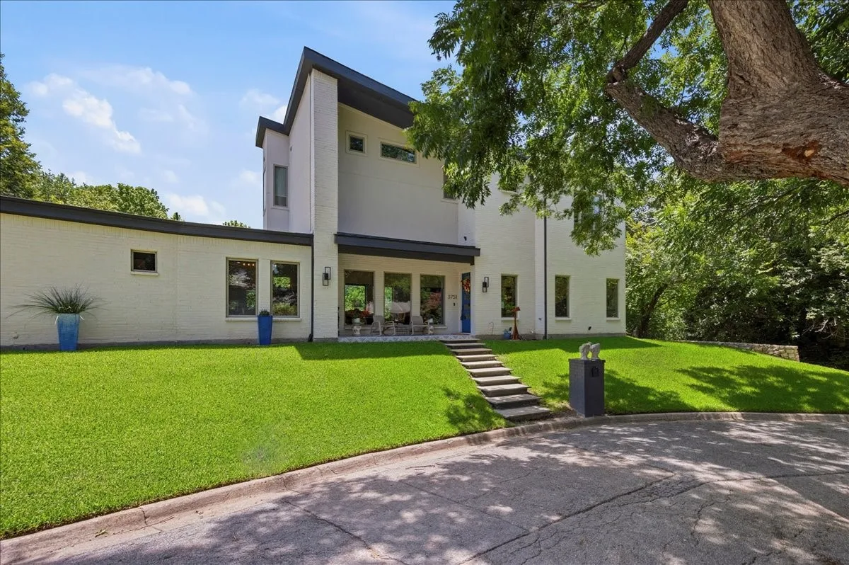 Single Family Residence For Sale in Tarrant County , 3751 Stoney Creek Court, Fort Worth, Texas 76116, 4 Bedroom, 3 Bathroom, 2 Garage spaces, 2,866 Sqft, built in 2018, mls#21317244, Real Estate Agent in Fort Worth, Homes For Sale in Tarrant county, Homes For Sale in Fort Worth, Realtor in Fort Worth Texas, Real Estate Brokerage Independent Realty Texas, Luminita Cordes Realtor