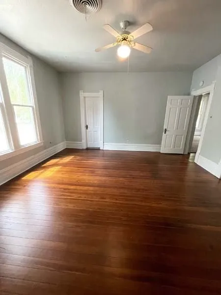 Single Family Residence For Sale in Ellis County , 700 N Dallas Street, Ennis, Texas 75119, 4 Bedroom, 3 Bathroom, Garage spaces, 1,797 Sqft, built in 1900, mls#21318404, Real Estate Agent in Ennis, Homes For Sale in Ellis county, Homes For Sale in Ennis, Realtor in Ennis Texas, Real Estate Brokerage Independent Realty Texas, Luminita Cordes Realtor