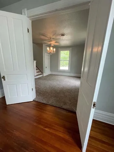 Single Family Residence For Sale in Ellis County , 700 N Dallas Street, Ennis, Texas 75119, 4 Bedroom, 3 Bathroom, Garage spaces, 1,797 Sqft, built in 1900, mls#21318404, Real Estate Agent in Ennis, Homes For Sale in Ellis county, Homes For Sale in Ennis, Realtor in Ennis Texas, Real Estate Brokerage Independent Realty Texas, Luminita Cordes Realtor