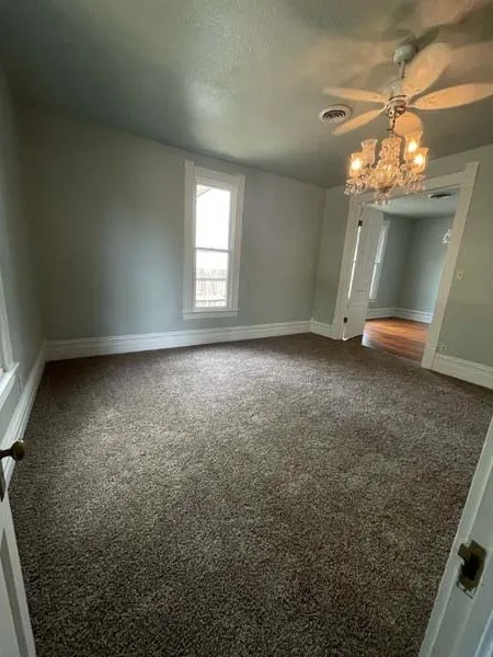 Single Family Residence For Sale in Ellis County , 700 N Dallas Street, Ennis, Texas 75119, 4 Bedroom, 3 Bathroom, Garage spaces, 1,797 Sqft, built in 1900, mls#21318404, Real Estate Agent in Ennis, Homes For Sale in Ellis county, Homes For Sale in Ennis, Realtor in Ennis Texas, Real Estate Brokerage Independent Realty Texas, Luminita Cordes Realtor