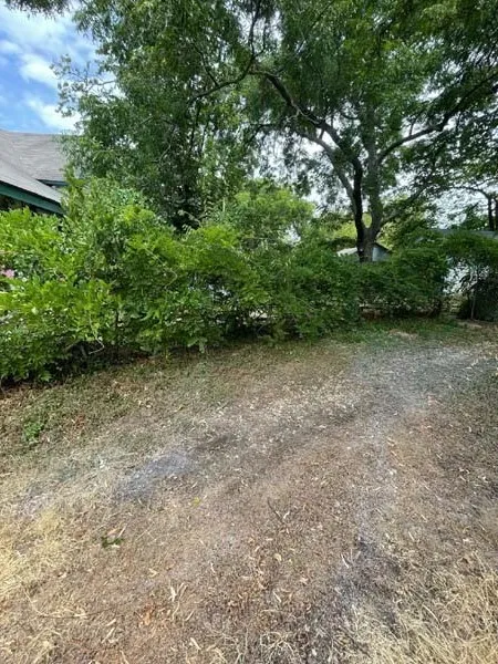 Single Family Residence For Sale in Ellis County , 700 N Dallas Street, Ennis, Texas 75119, 4 Bedroom, 3 Bathroom, Garage spaces, 1,797 Sqft, built in 1900, mls#21318404, Real Estate Agent in Ennis, Homes For Sale in Ellis county, Homes For Sale in Ennis, Realtor in Ennis Texas, Real Estate Brokerage Independent Realty Texas, Luminita Cordes Realtor