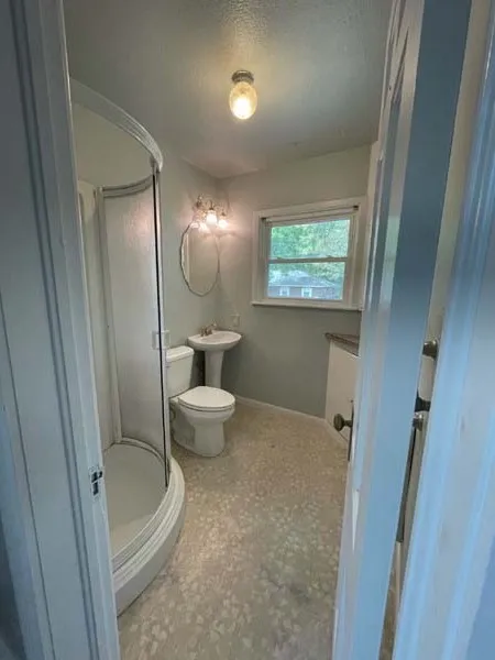Single Family Residence For Sale in Ellis County , 700 N Dallas Street, Ennis, Texas 75119, 4 Bedroom, 3 Bathroom, Garage spaces, 1,797 Sqft, built in 1900, mls#21318404, Real Estate Agent in Ennis, Homes For Sale in Ellis county, Homes For Sale in Ennis, Realtor in Ennis Texas, Real Estate Brokerage Independent Realty Texas, Luminita Cordes Realtor