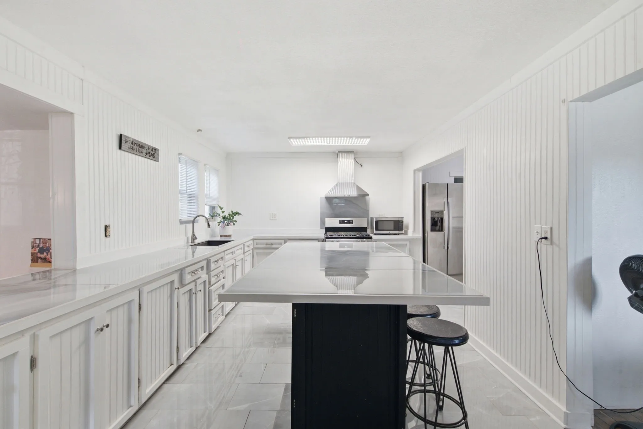 Single Family Residence For Sale in Comanche County , 324 W Ross Avenue, De Leon, Texas 76444, 2 Bedroom, 2 Bathroom, 2 Garage spaces, 2,084 Sqft, built in 1920, mls#21316777, Real Estate Agent in De Leon, Homes For Sale in Comanche county, Homes For Sale in De Leon, Realtor in De Leon Texas, Real Estate Brokerage Independent Realty Texas, Luminita Cordes Realtor
