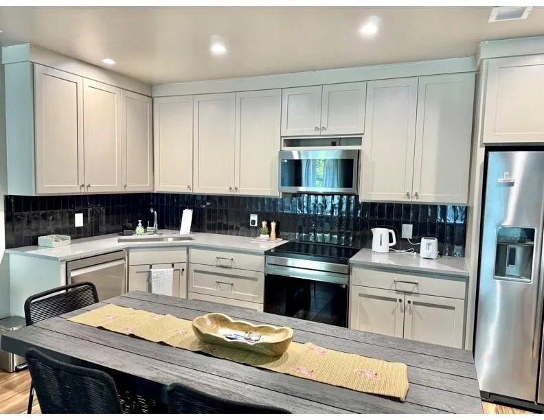 Condominium For Sale in Dallas County , 6211 W Northwest Highway G224, Dallas, Texas 75225, 1 Bedroom, 1 Bathroom, 1 Garage spaces, 721 Sqft, built in 1966, mls#21318371, Real Estate Agent in Dallas, Homes For Sale in Dallas county, Homes For Sale in Dallas, Realtor in Dallas Texas, Real Estate Brokerage Independent Realty Texas, Luminita Cordes Realtor