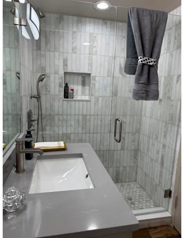 Condominium For Sale in Dallas County , 6211 W Northwest Highway G224, Dallas, Texas 75225, 1 Bedroom, 1 Bathroom, 1 Garage spaces, 721 Sqft, built in 1966, mls#21318371, Real Estate Agent in Dallas, Homes For Sale in Dallas county, Homes For Sale in Dallas, Realtor in Dallas Texas, Real Estate Brokerage Independent Realty Texas, Luminita Cordes Realtor