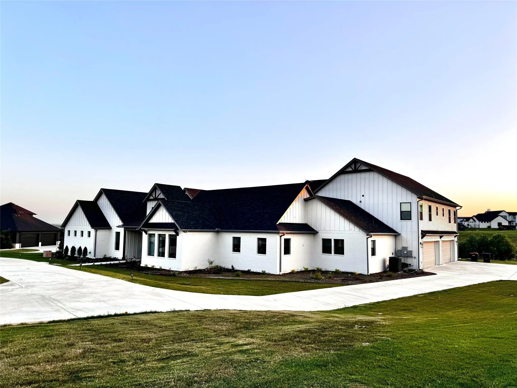 Single Family Residence For Sale in Tarrant County , 12301 Bella Sera Drive, Fort Worth, Texas 76126, 5 Bedroom, 6 Bathroom, 4 Garage spaces, 6,330 Sqft, built in 2023, mls#21318414, Real Estate Agent in Fort Worth, Homes For Sale in Tarrant county, Homes For Sale in Fort Worth, Realtor in Fort Worth Texas, Real Estate Brokerage Independent Realty Texas, Luminita Cordes Realtor