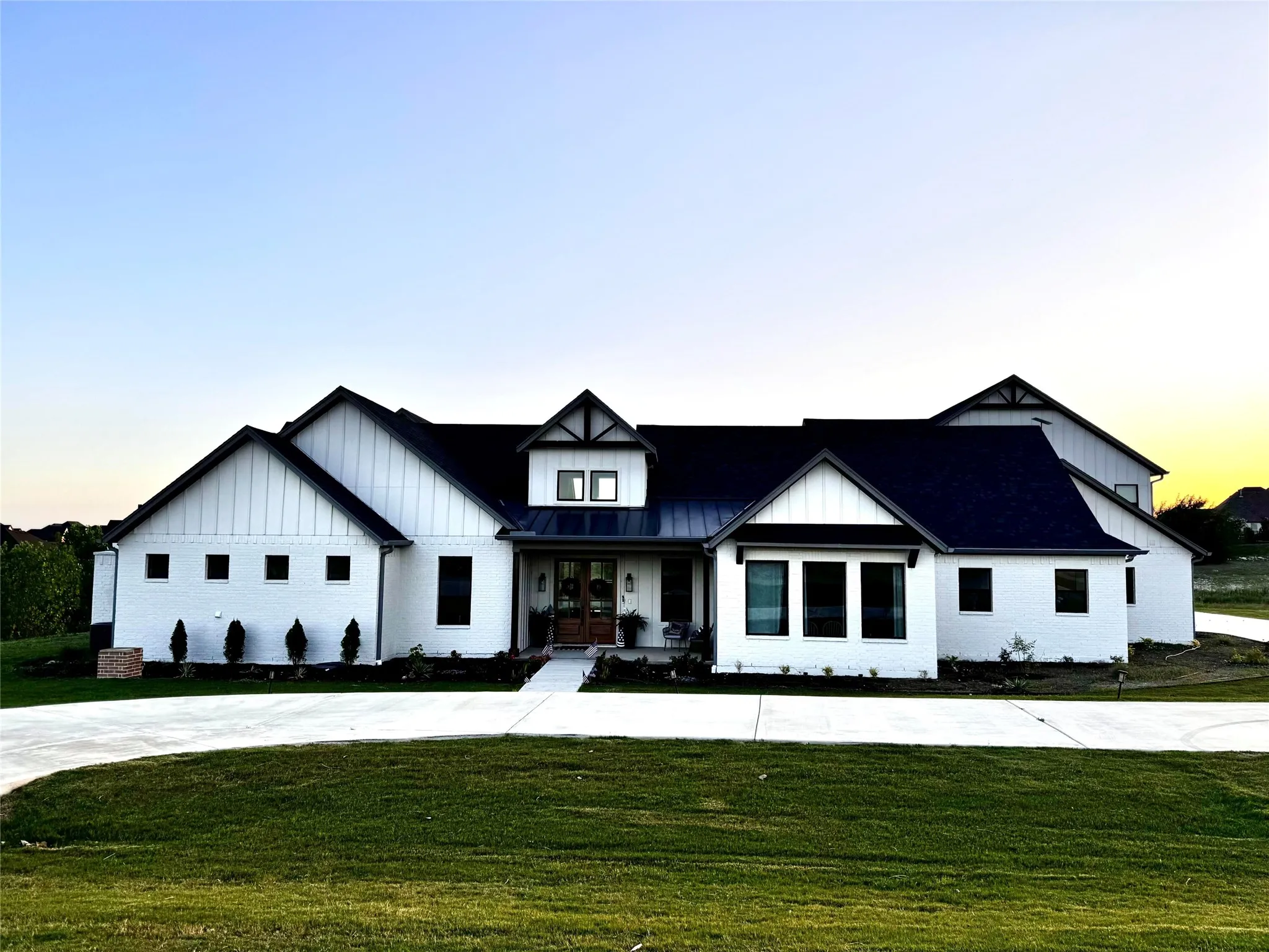Single Family Residence For Sale in Tarrant County , 12301 Bella Sera Drive, Fort Worth, Texas 76126, 5 Bedroom, 6 Bathroom, 4 Garage spaces, 6,330 Sqft, built in 2023, mls#21318414, Real Estate Agent in Fort Worth, Homes For Sale in Tarrant county, Homes For Sale in Fort Worth, Realtor in Fort Worth Texas, Real Estate Brokerage Independent Realty Texas, Luminita Cordes Realtor