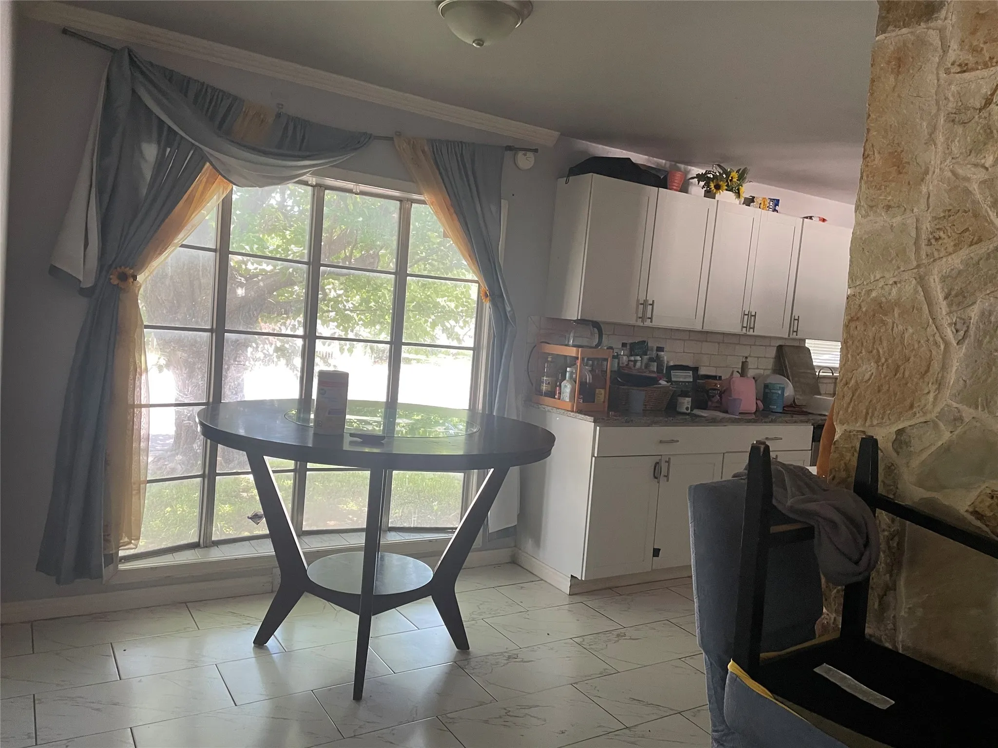 Single Family Residence For Sale in Tarrant County , 236 Hallbrook Drive, Fort Worth, Texas 76134, 3 Bedroom, 2 Bathroom, 2 Garage spaces, 1,851 Sqft, built in 1961, mls#21309955, Real Estate Agent in Fort Worth, Homes For Sale in Tarrant county, Homes For Sale in Fort Worth, Realtor in Fort Worth Texas, Real Estate Brokerage Independent Realty Texas, Luminita Cordes Realtor