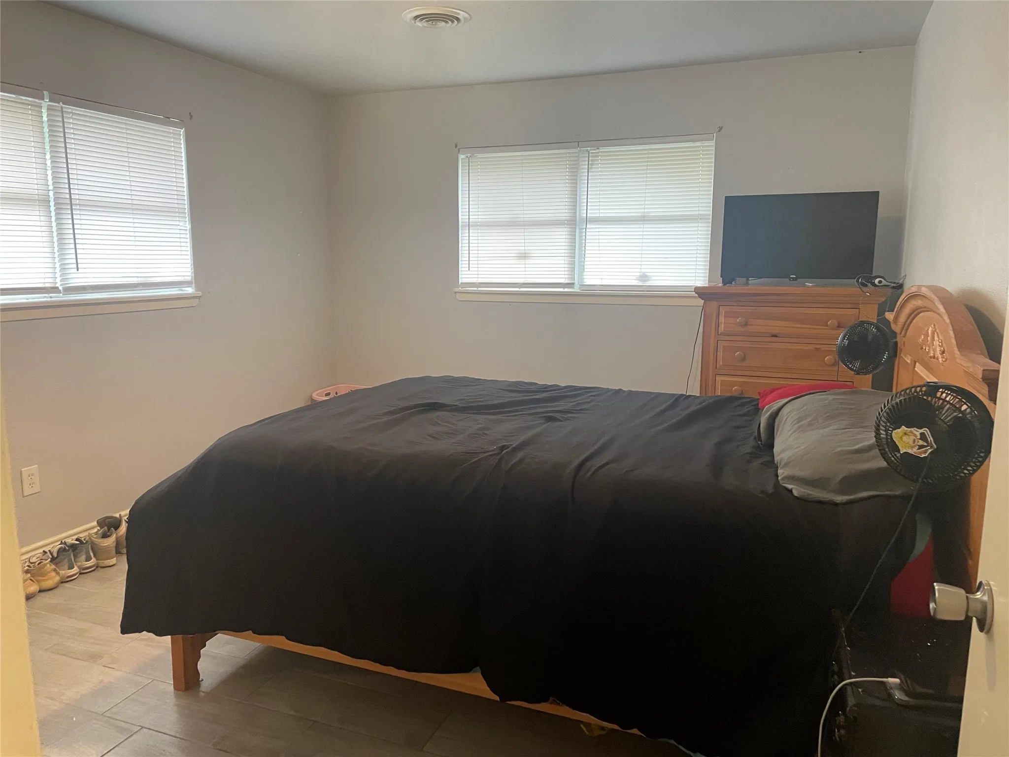 Single Family Residence For Sale in Tarrant County , 236 Hallbrook Drive, Fort Worth, Texas 76134, 3 Bedroom, 2 Bathroom, 2 Garage spaces, 1,851 Sqft, built in 1961, mls#21309955, Real Estate Agent in Fort Worth, Homes For Sale in Tarrant county, Homes For Sale in Fort Worth, Realtor in Fort Worth Texas, Real Estate Brokerage Independent Realty Texas, Luminita Cordes Realtor