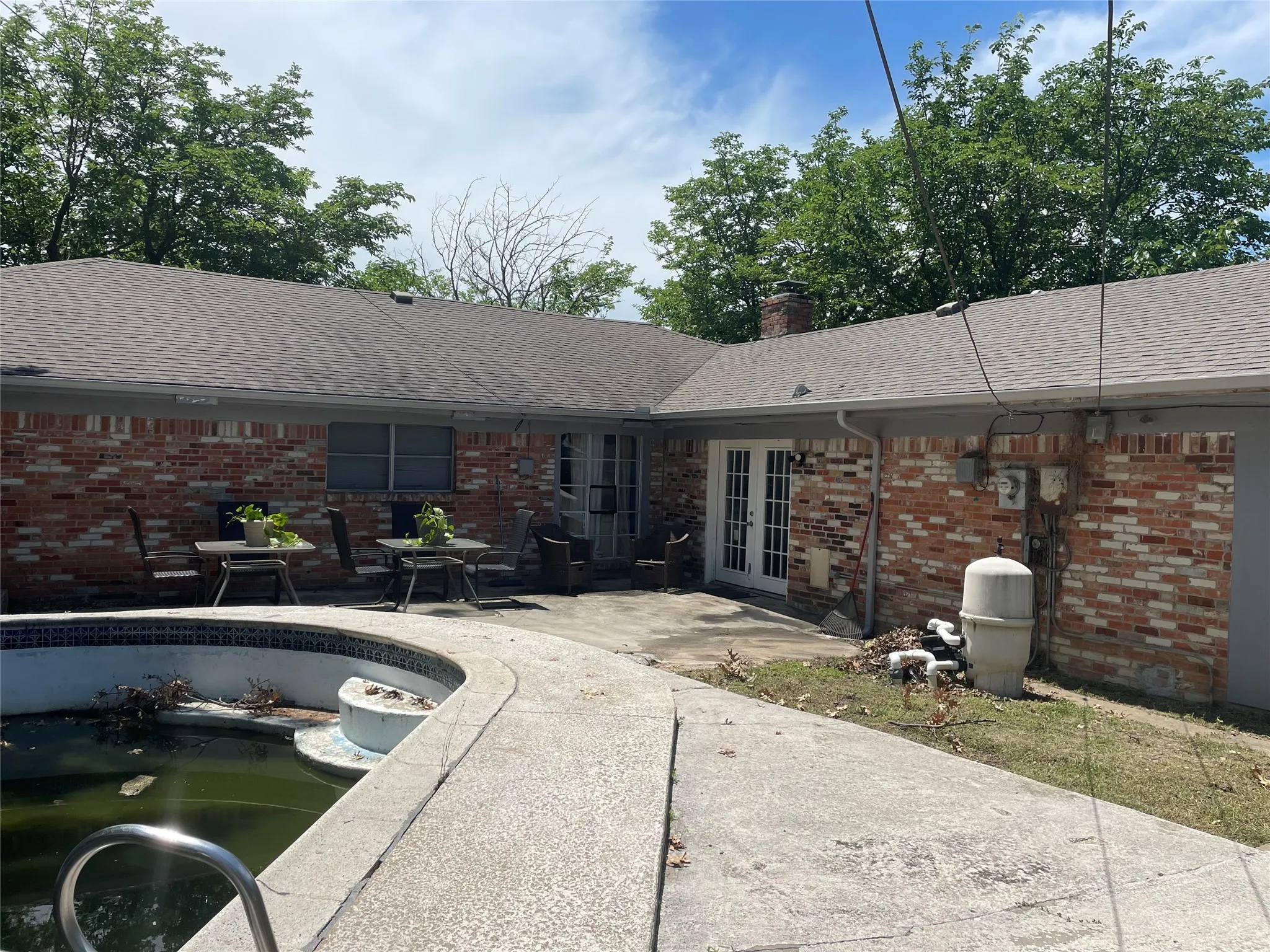 Single Family Residence For Sale in Tarrant County , 236 Hallbrook Drive, Fort Worth, Texas 76134, 3 Bedroom, 2 Bathroom, 2 Garage spaces, 1,851 Sqft, built in 1961, mls#21309955, Real Estate Agent in Fort Worth, Homes For Sale in Tarrant county, Homes For Sale in Fort Worth, Realtor in Fort Worth Texas, Real Estate Brokerage Independent Realty Texas, Luminita Cordes Realtor