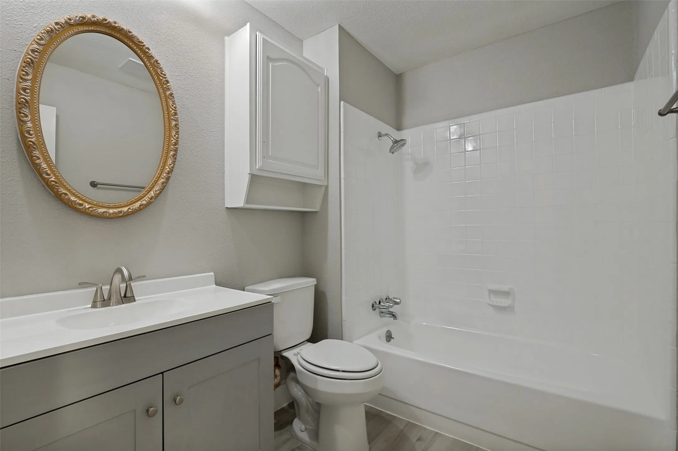 Single Family Residence For Sale in Dallas County , 7334 Oakmore Drive, Dallas, Texas 75249, 4 Bedroom, 2 Bathroom, 2 Garage spaces, 2,083 Sqft, built in 1979, mls#21301922, Real Estate Agent in Dallas, Homes For Sale in Dallas county, Homes For Sale in Dallas, Realtor in Dallas Texas, Real Estate Brokerage Independent Realty Texas, Luminita Cordes Realtor