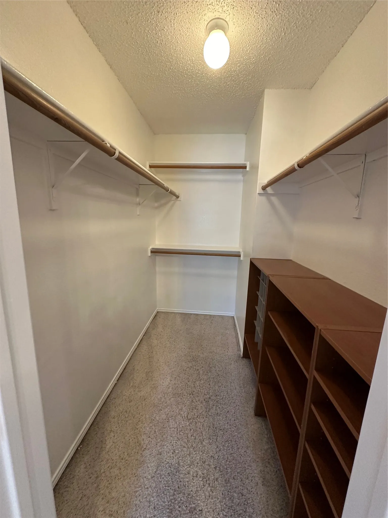 Single Family Residence For Rent in Tarrant County , 4905 Spur Ridge Court, Fort Worth, Texas 76244, 3 Bedroom, 2 Bathroom, 2 Garage spaces, 1,532 Sqft, built in 2002, mls#21318446, Real Estate Agent in Fort Worth, Homes For Rent in Tarrant county, Homes For Rent in Fort Worth, Realtor in Fort Worth Texas, Real Estate Brokerage Independent Realty Texas, Luminita Cordes Realtor